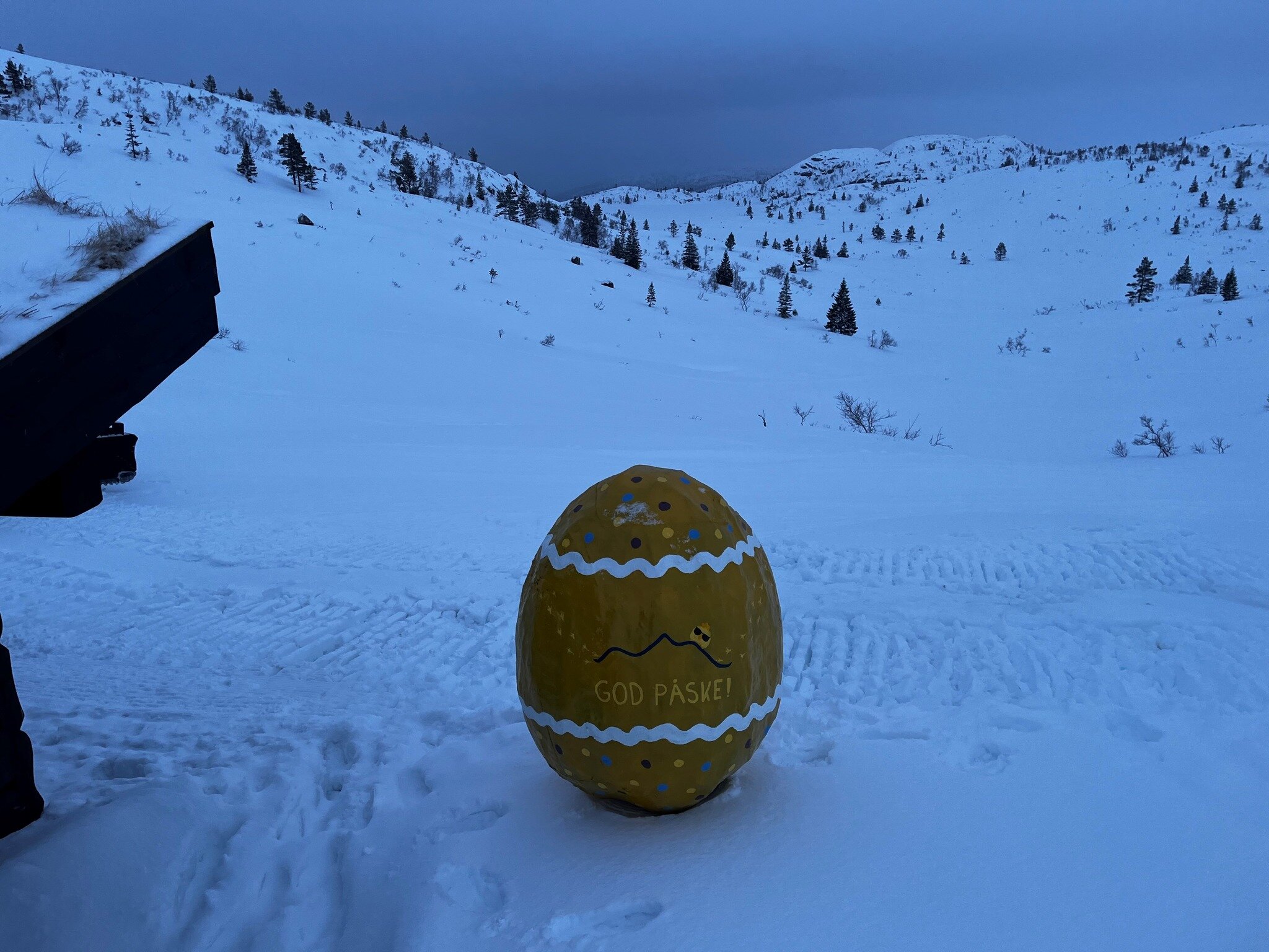 🥚🌲 P&aring;skeegget har flyttet p&aring; seg! 🌲🥚

Hei alle p&aring;skeegg-jegere! Det ser ut til at #p&aring;skeegget2024 har f&aring;tt litt reiselyst og har flyttet seg til et nytt sted! 🏔️🔍 Kan du gjette hvor det er n&aring;?

N&aring;r du f