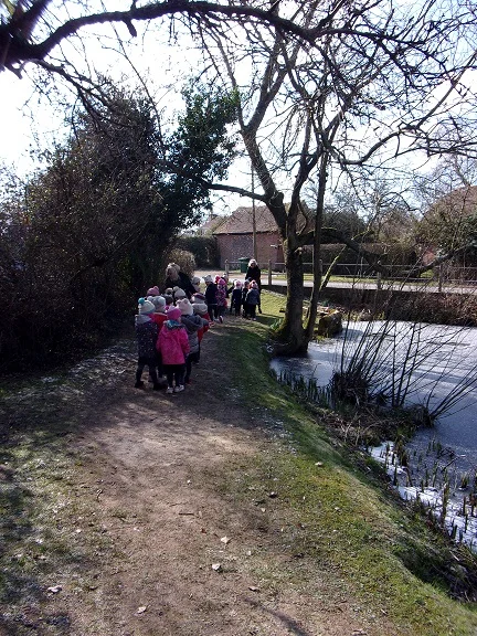 Yr R visit to the Pond.jpg