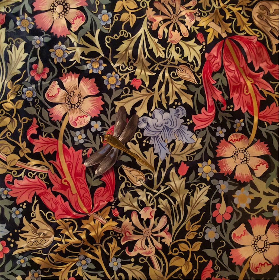 Here she addresses the subtle folds and sense of depth created by the rippling fabric. 