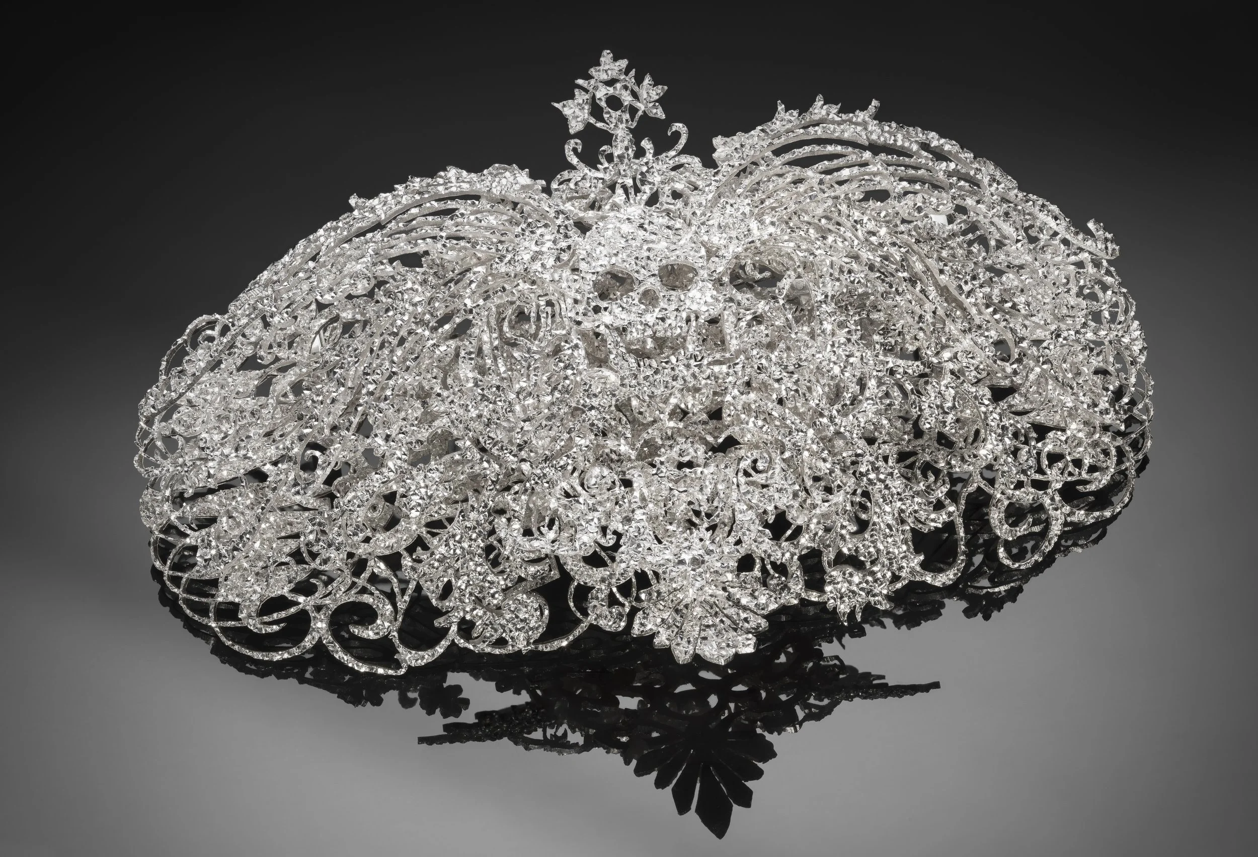 Fumiki Tagushi, Brooch, Silver, rhodiumplated, Courtesy of Charon Kransen Arts