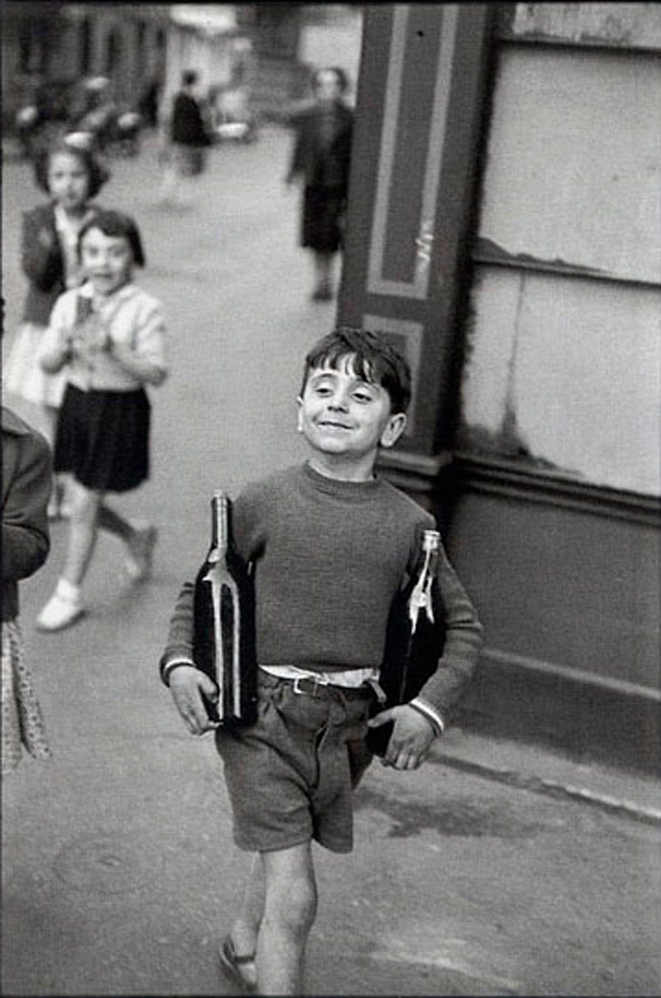 Henri Cartier-Bresson - Rue Mouffetard (1954)