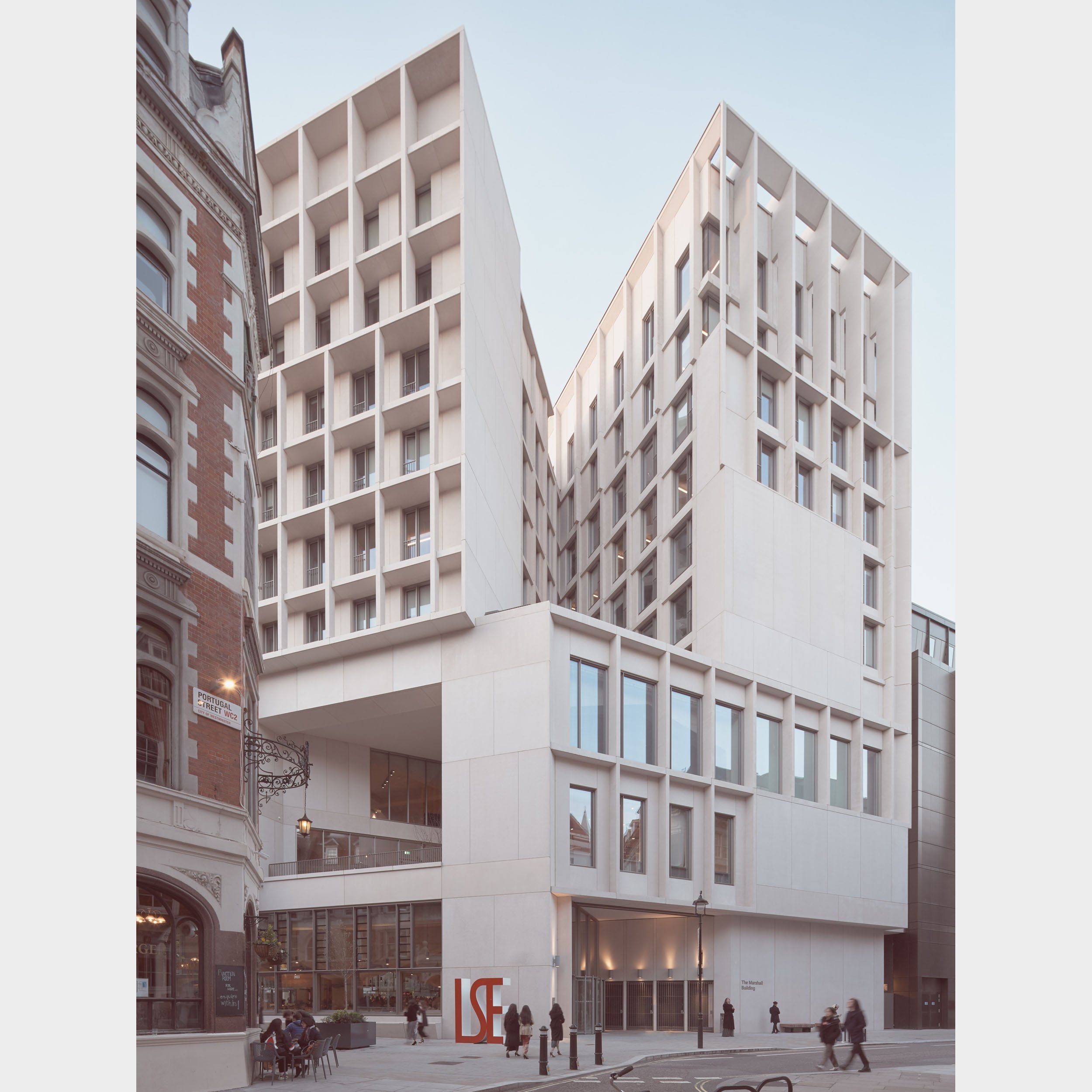  London Shcool of Ecomonics / Grafton Architects 