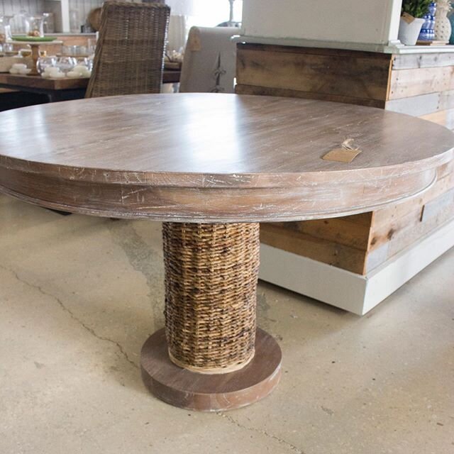 How gorgeous is this dining table? Swipe for a detail shot of the base. Crafted of solid teak wood with a woven rattan wrapped base in a cashew finish

#furniture #decor #homedecor #diningtable #diningroom #nassaubahamas #thebahamas #shoppingbahamas 