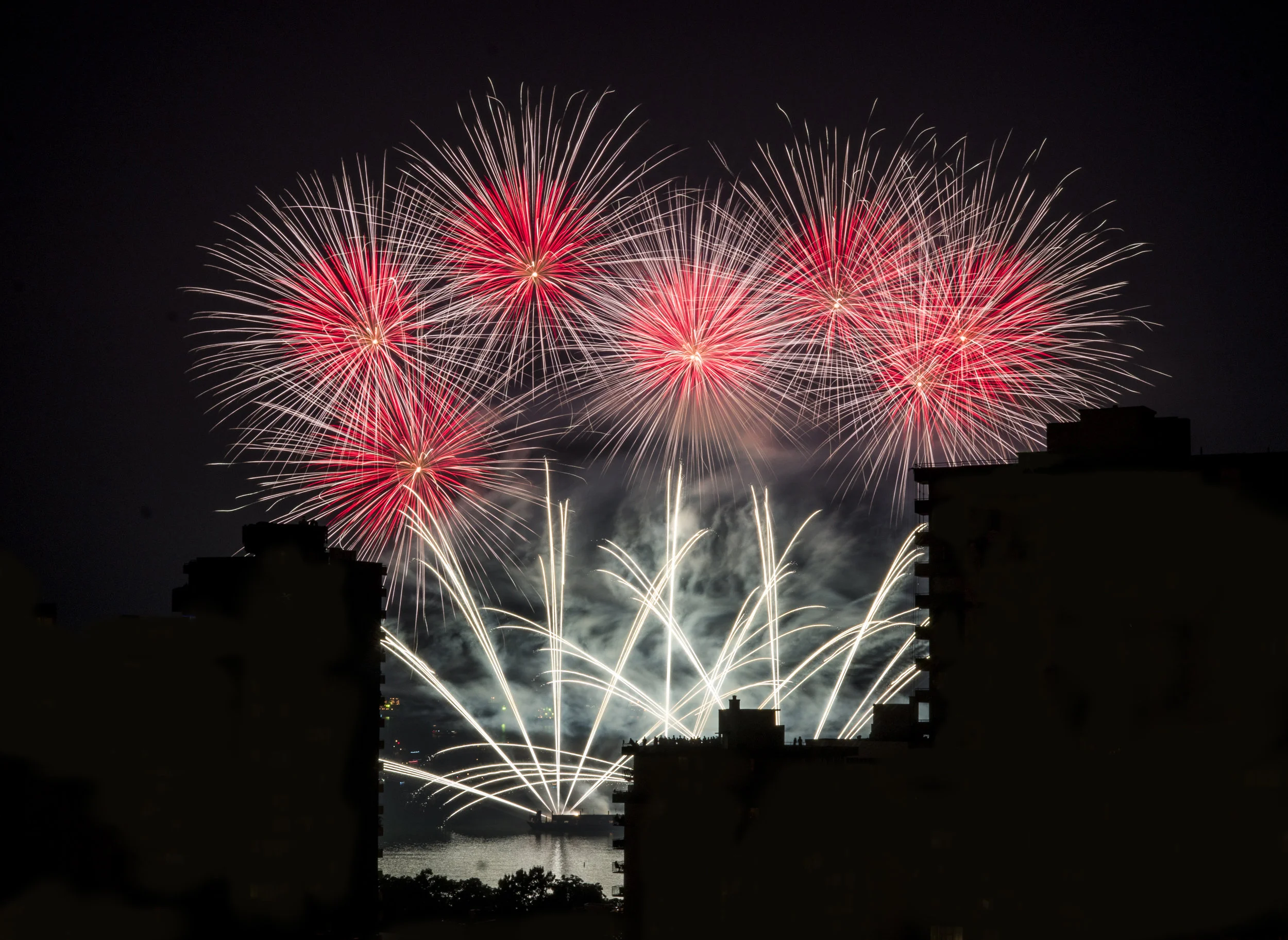 2017 Celebration of Light - UK [Photo Set]