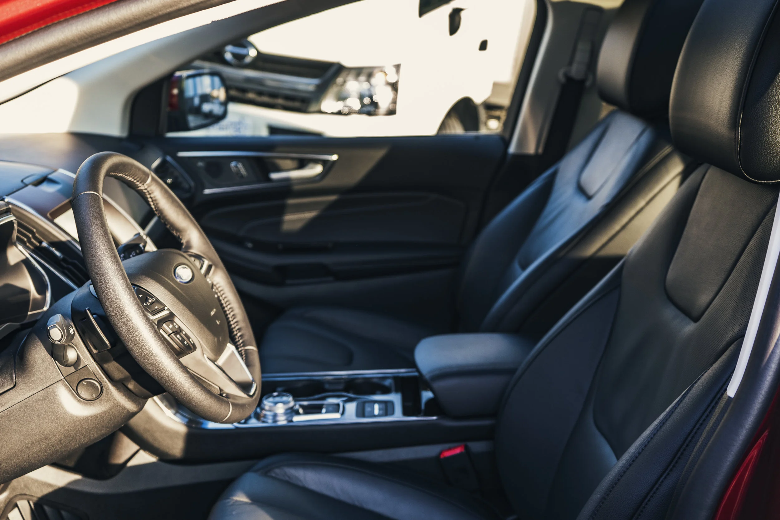 ford_edge_titanium_interior.1011.jpg