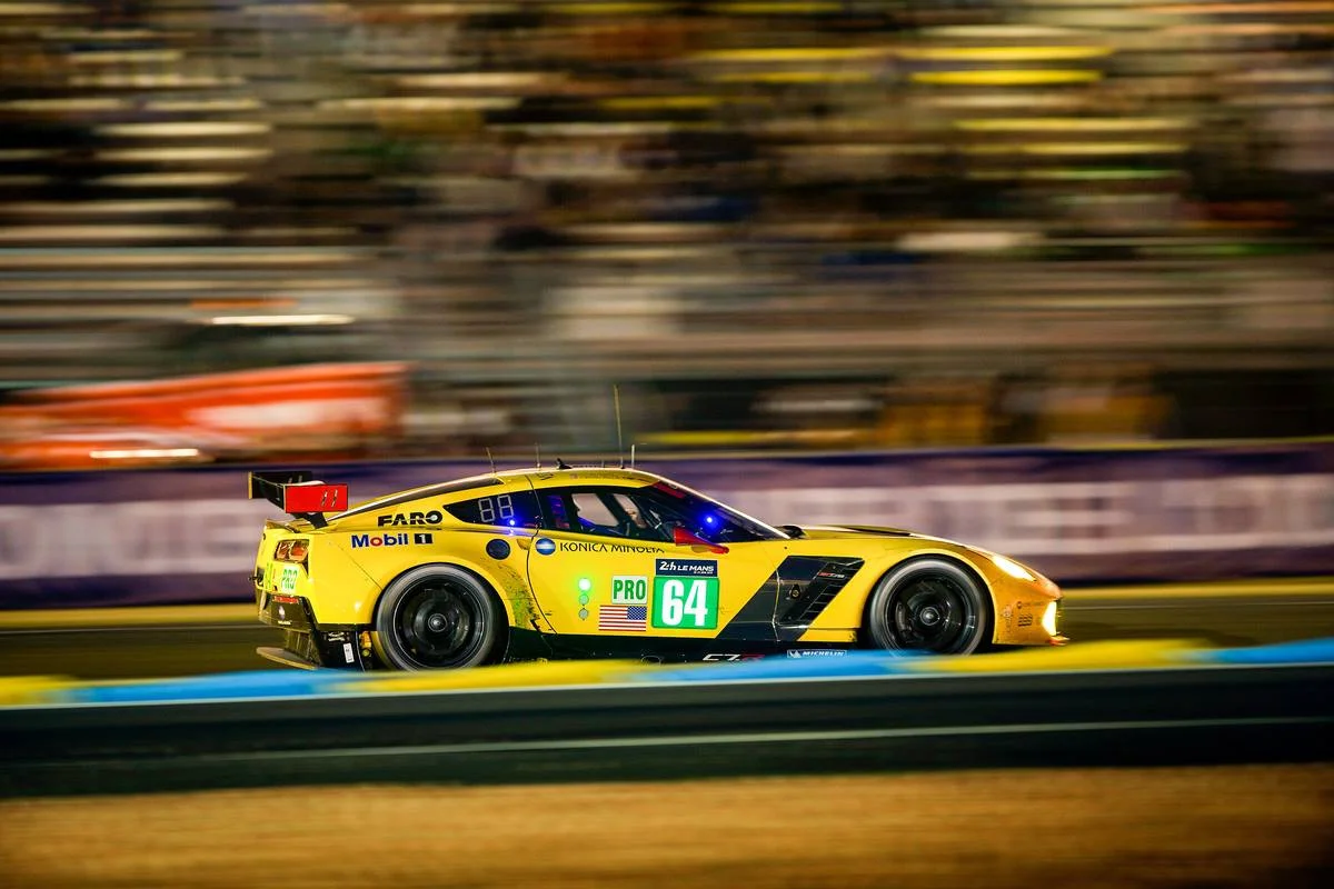 Corvette-Racing-No-64-at-2015-24-Hours-of-Le-Mans-06 (1200x800).jpg