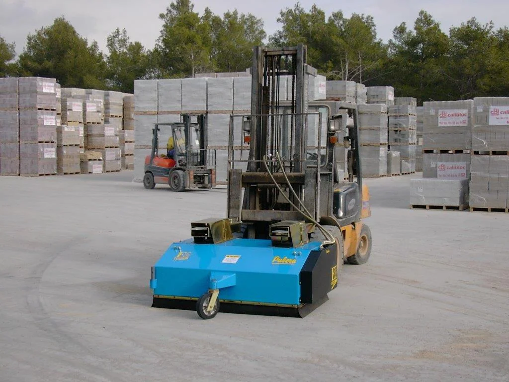 Forklift_Broom_2.jpg