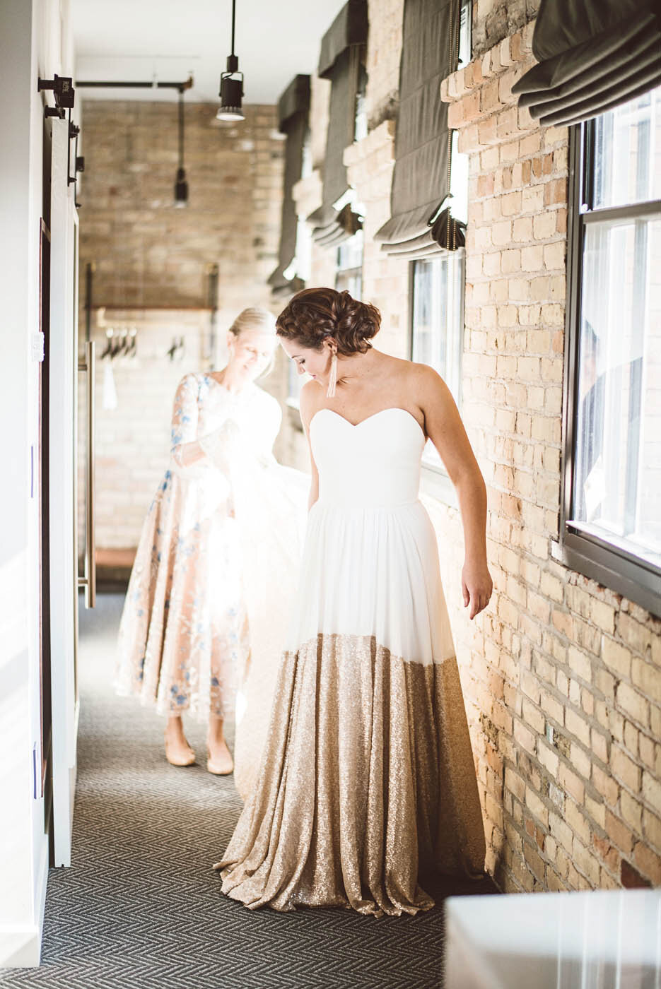 hewing-hotel-bride-gets-ready.jpg