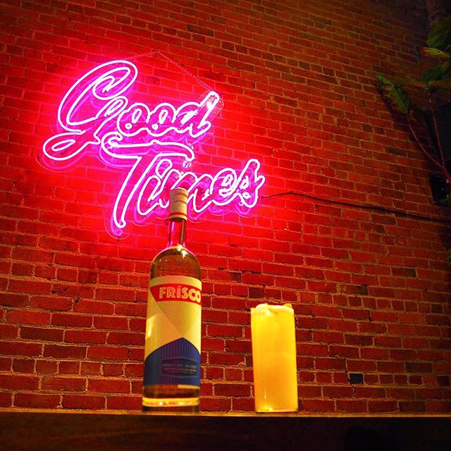 Dana Point cocktail at John Colins 🍸🌴🏄&zwj;♀️
With their giant projections of idyllic beach scenes on the wall, when you're at John Colin's it feels like you're on vacation. But our friends have outdone themselves again when they created their new