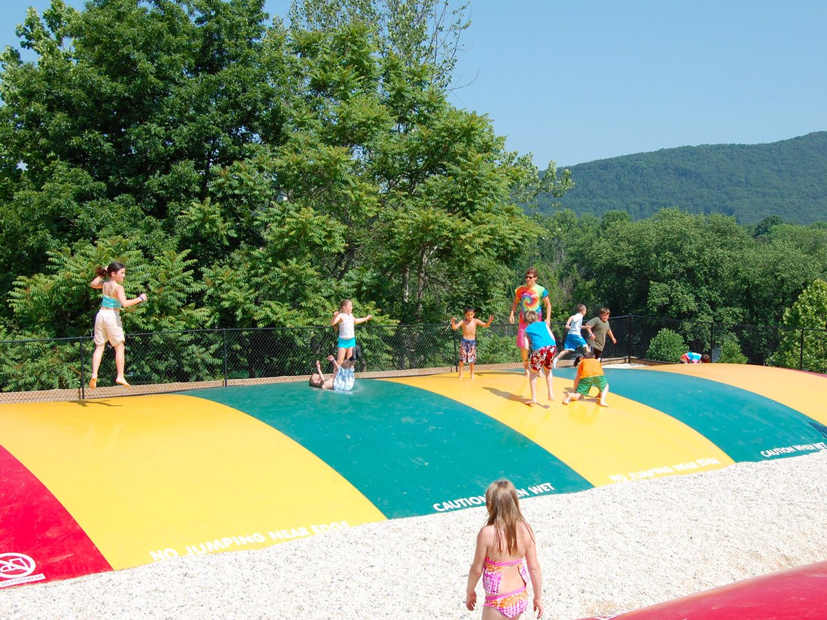 trampoline-geant-groupe-exterieur-03.jpg
