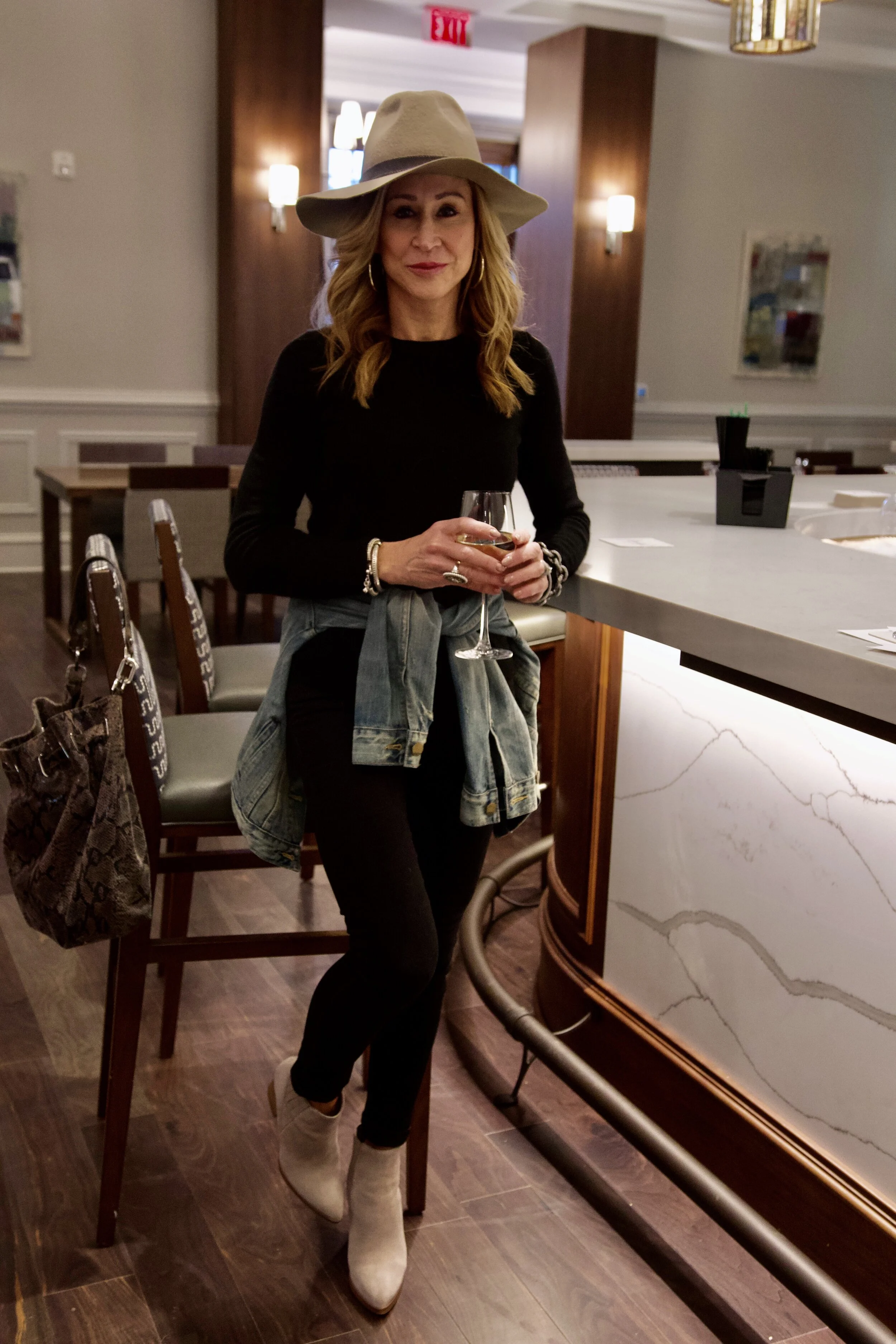 Casual Outfit Idea - Crazy Blonde Life