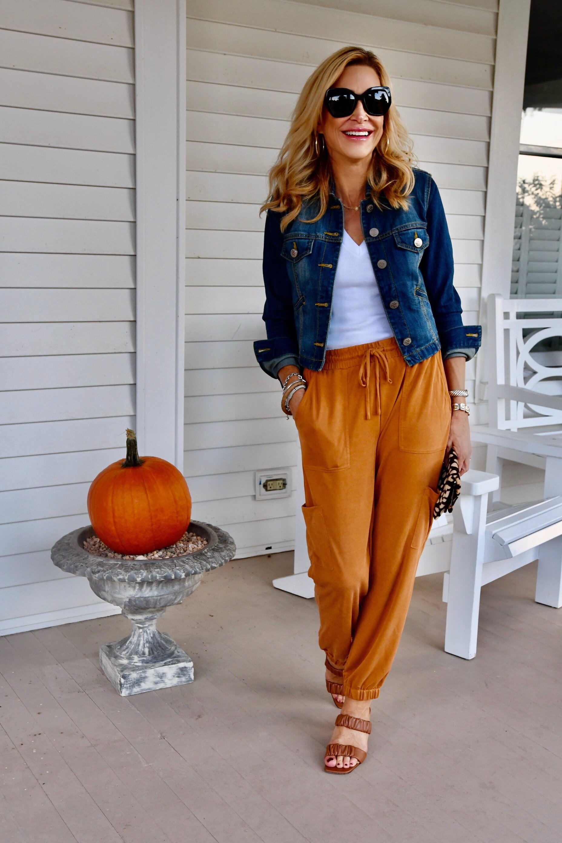 3 Ways to Style Spanx Joggers for Fall — Crazy Blonde Life