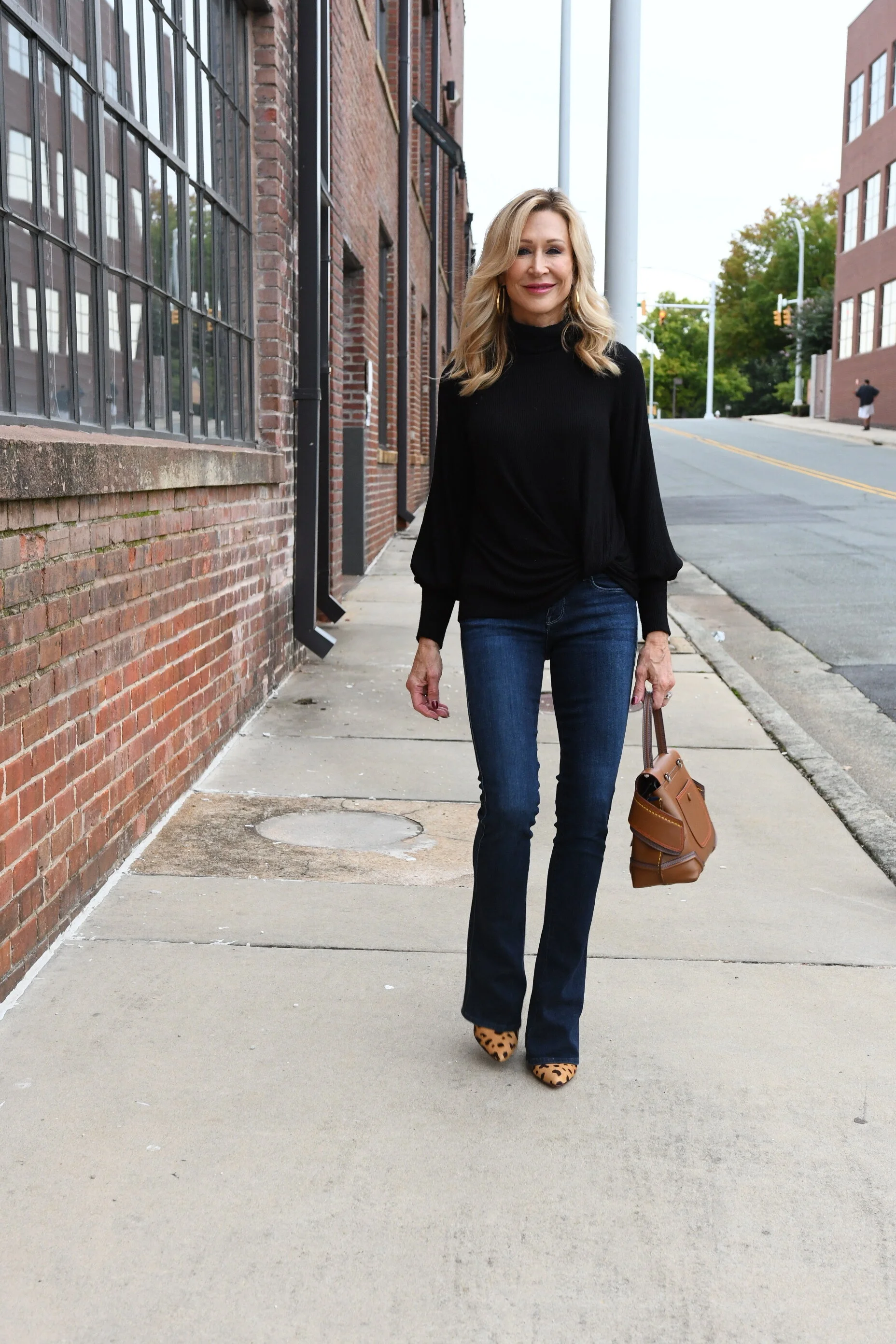 How to Wear It - Flare Jeans - Crazy Blonde Life