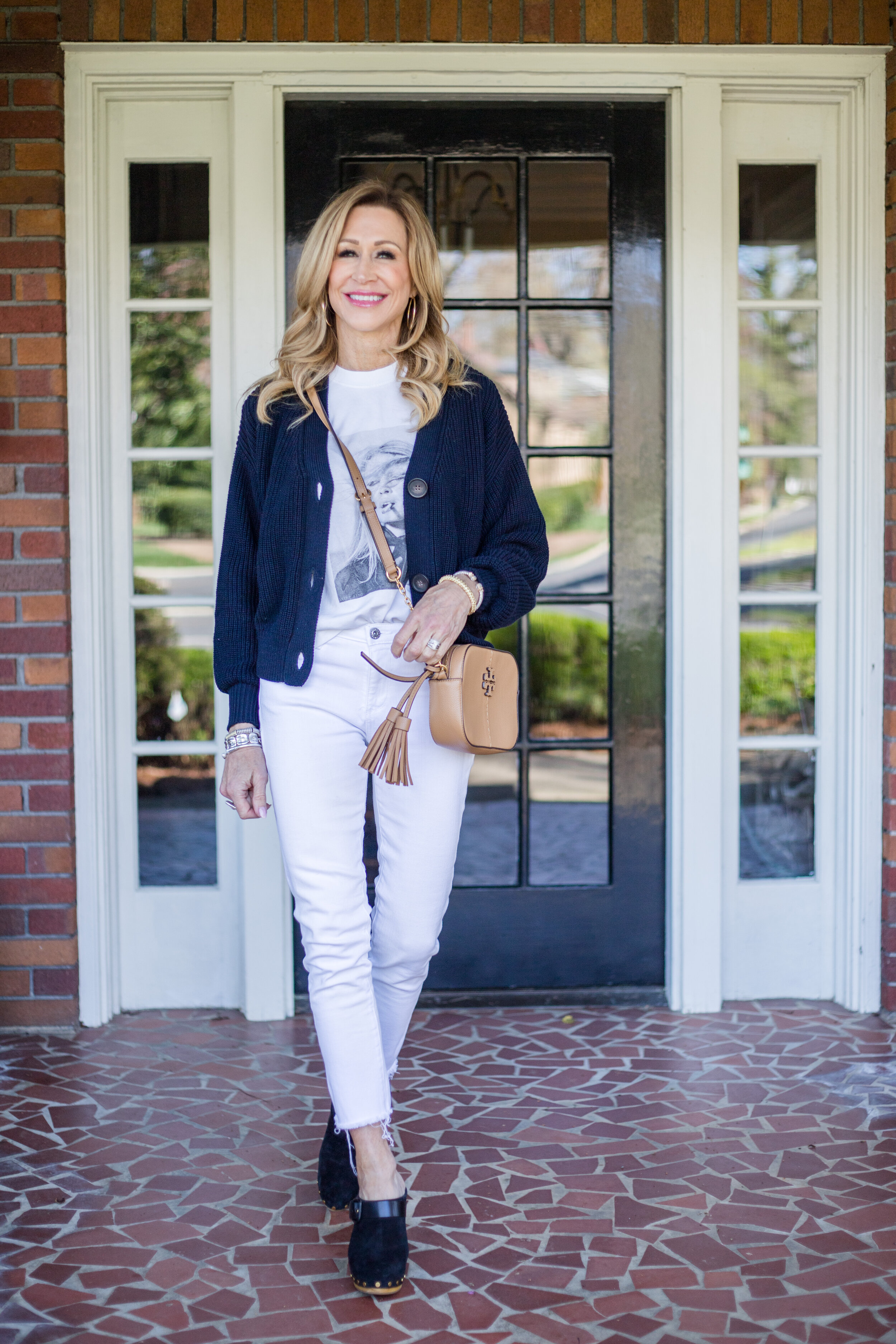 10 Ways to Wear White Jeans - Crazy Blonde Life
