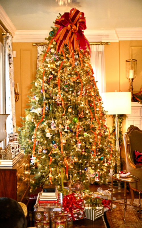 Holiday House 2025