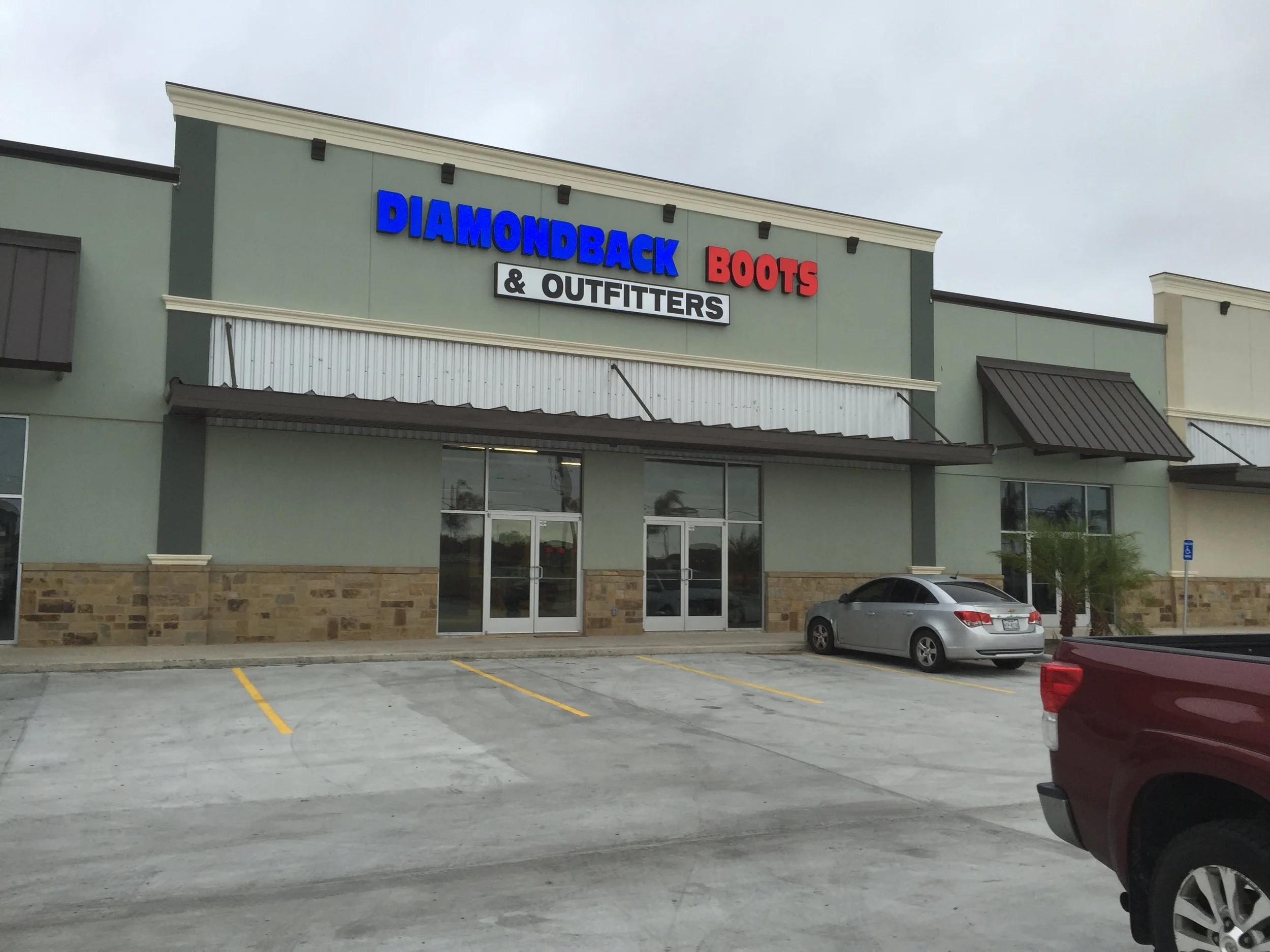 DIAMONDBACK BOOTS AND OUTFITTERS