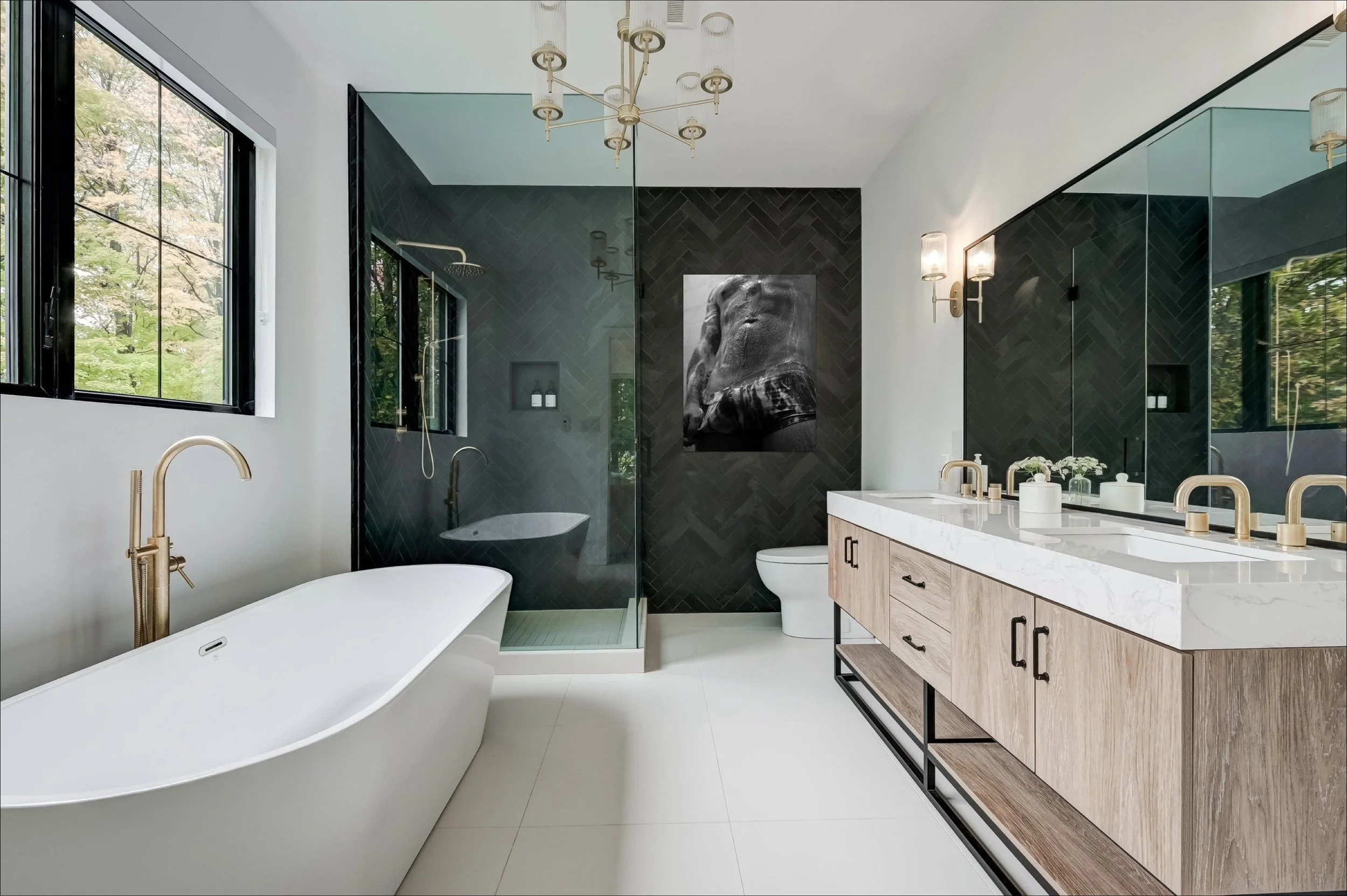 Studio NÜDE wall art and artwork credit example