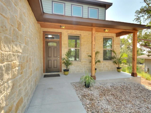 004_Front Porch.jpg