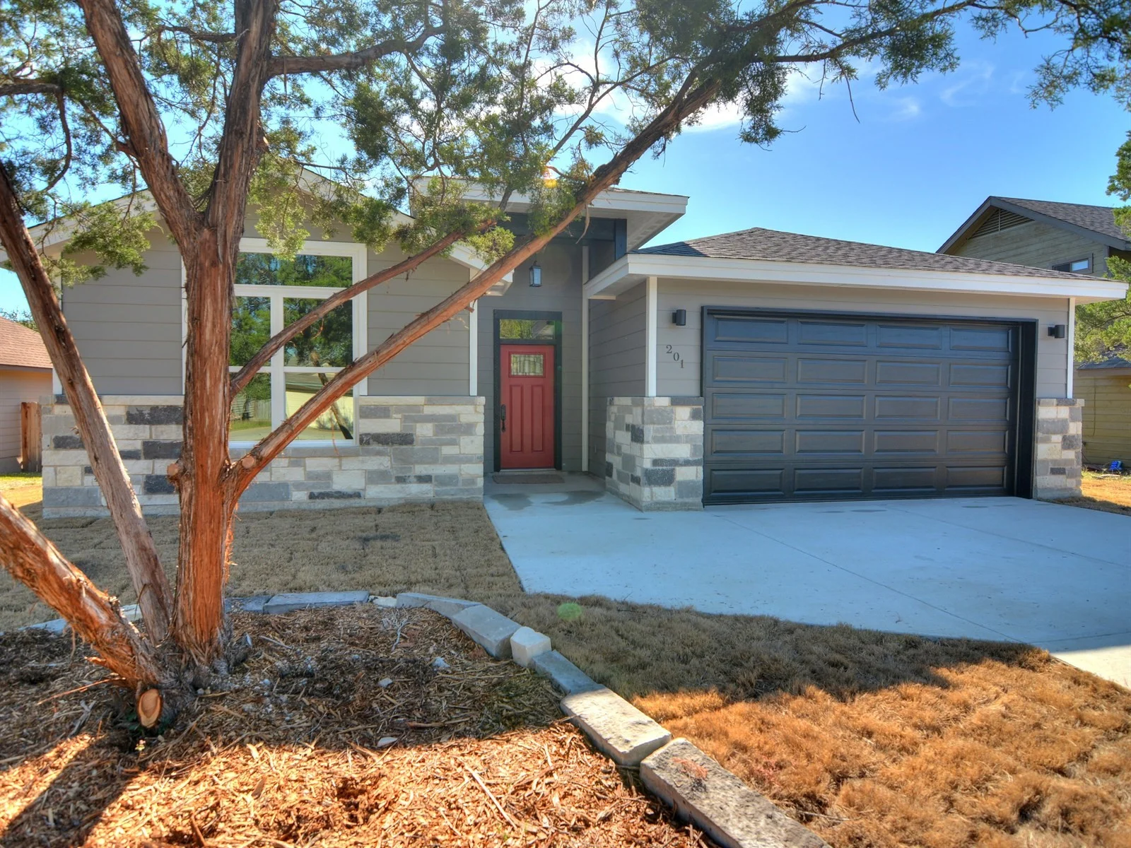 004_Front 3.jpg