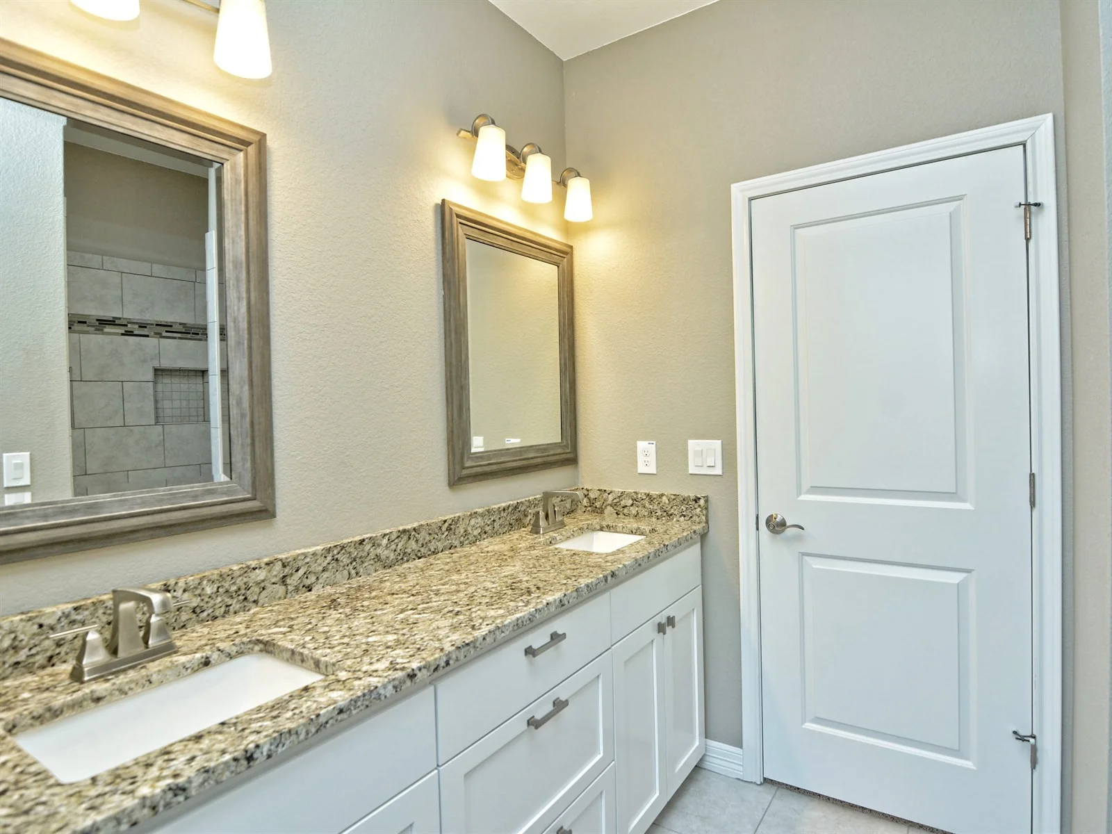 022_Master Bathroom.jpg