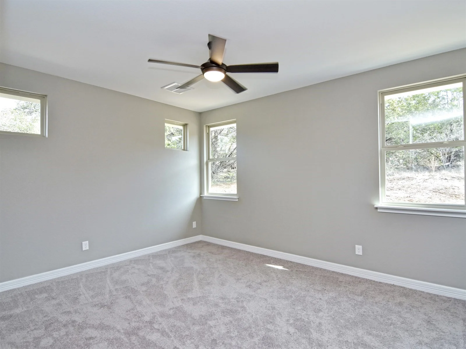 018_Master Bedroom.jpg