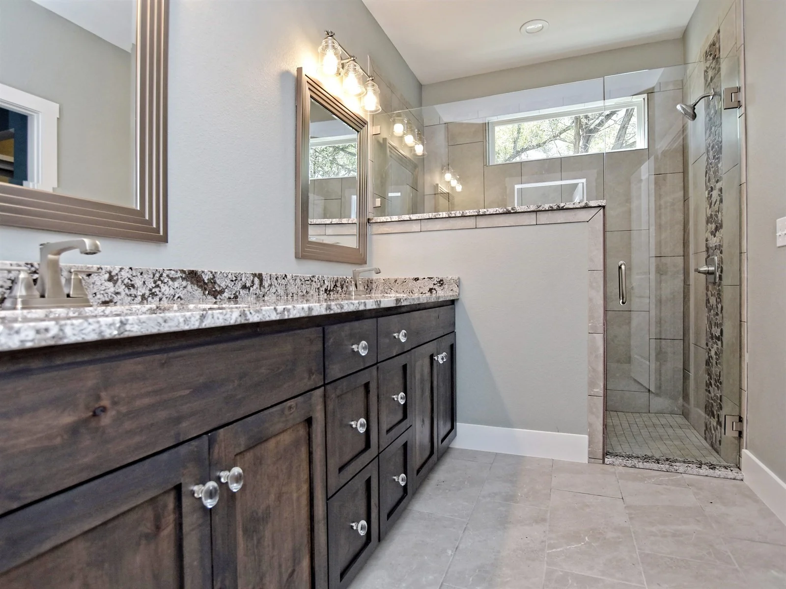 017_Master Bathroom.jpg