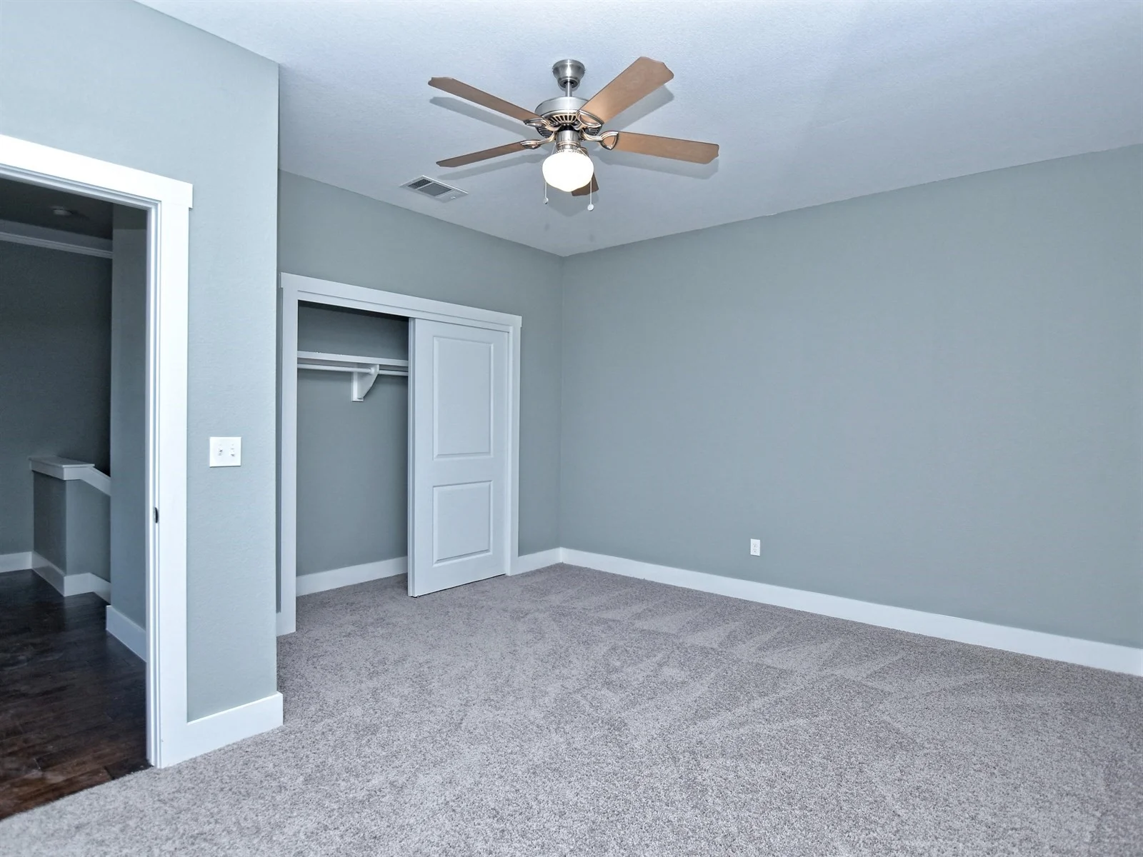 020_2nd Bedroom.jpg