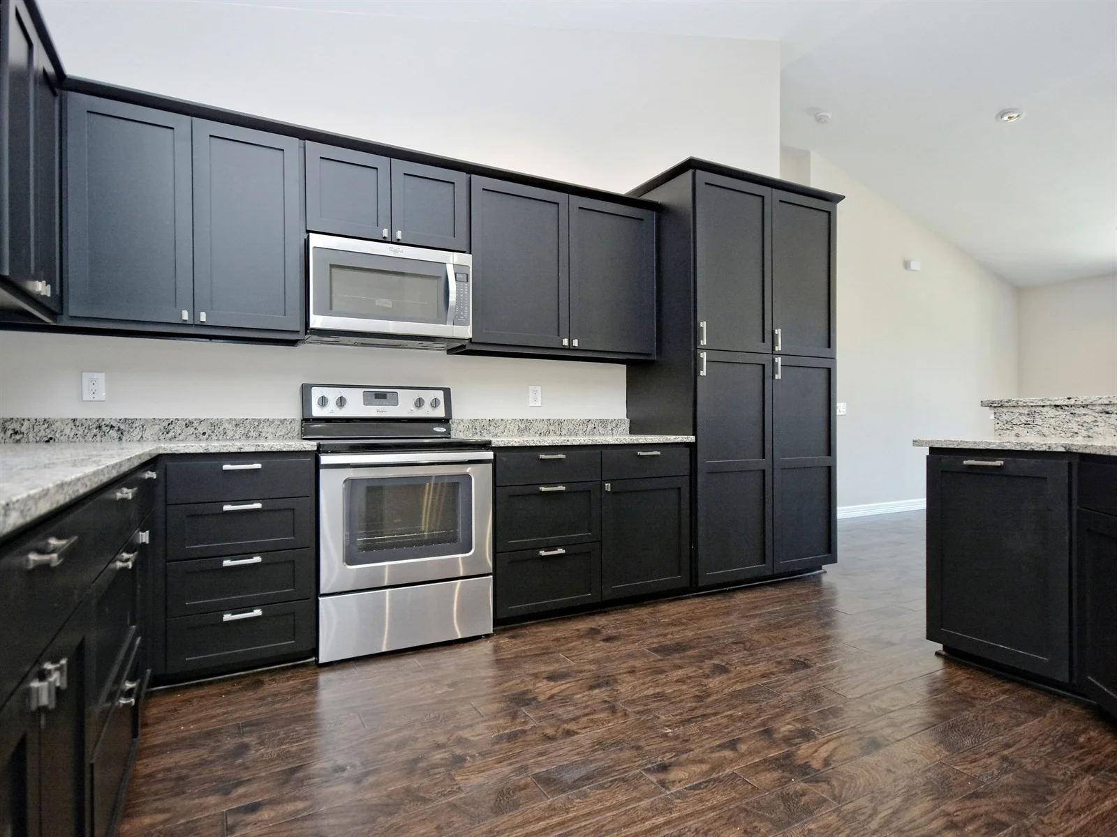 018_Kitchen 3.jpg