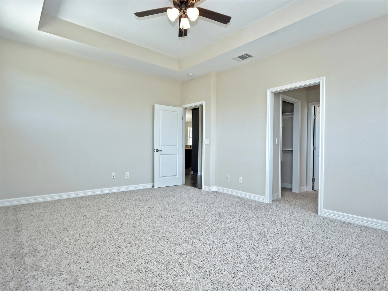 021_Master Bedroom 2.jpg