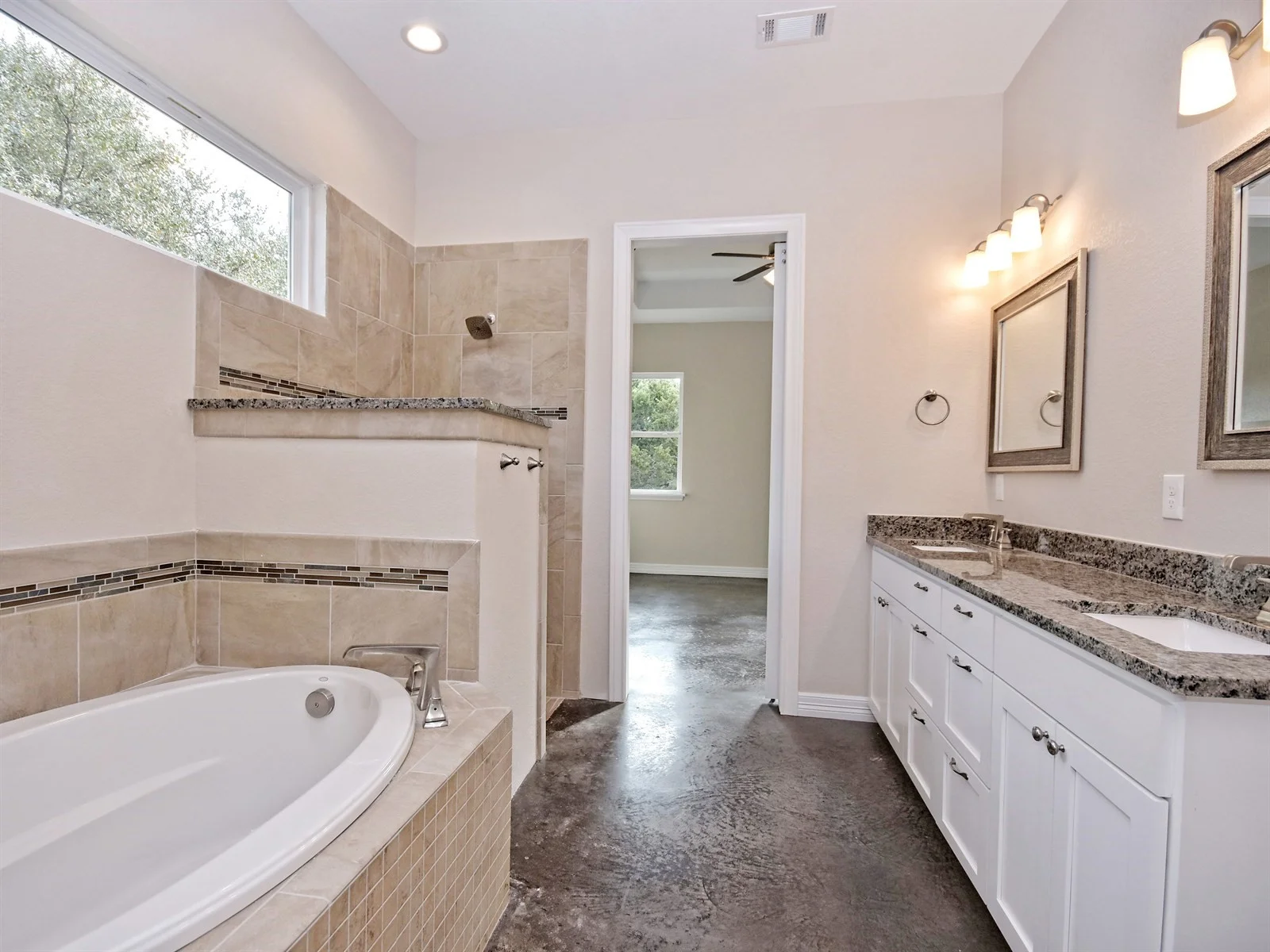 016_Master Bathroom2.jpg