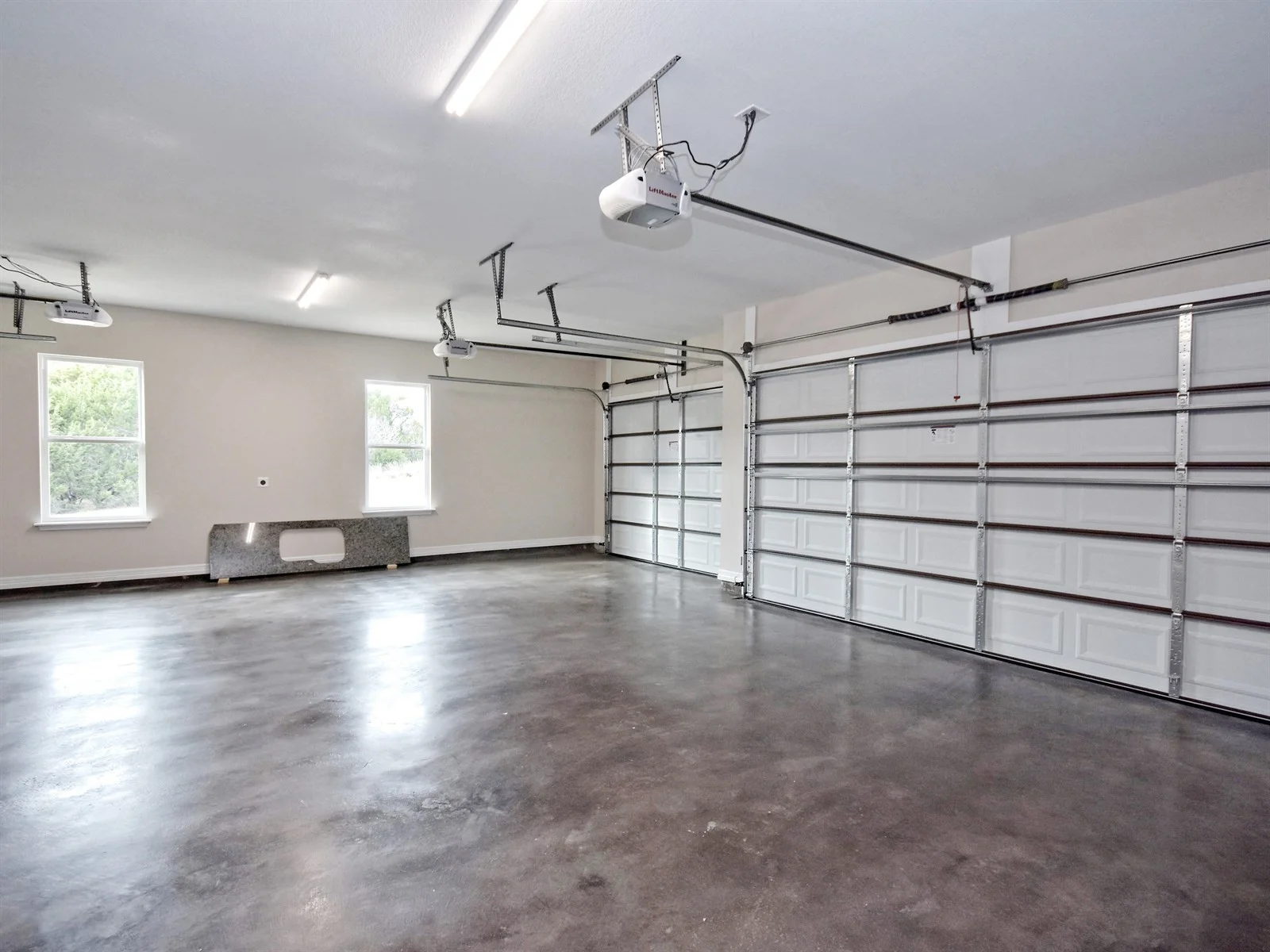 027_Garage.jpg