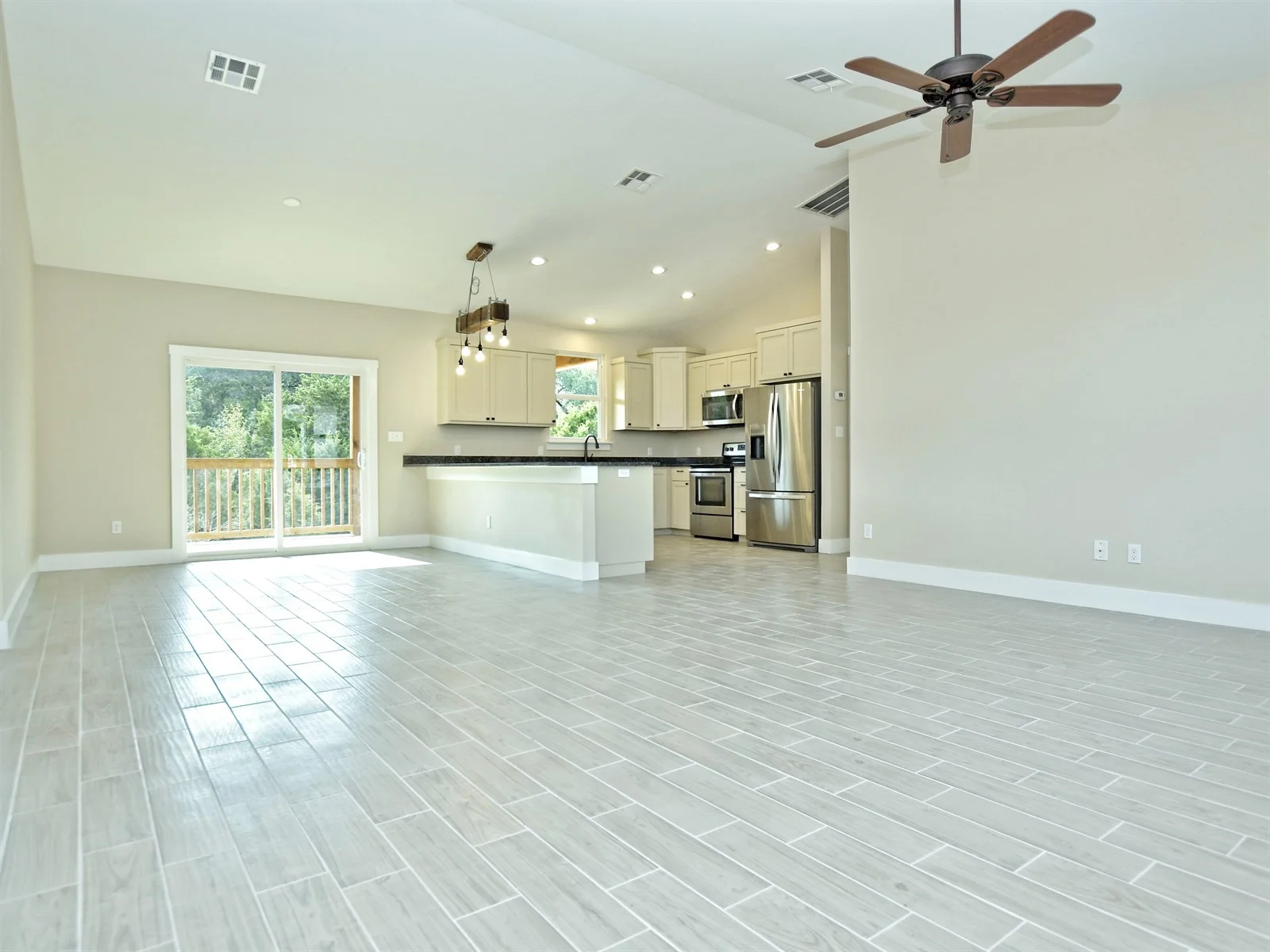 007_Living-Dining-Kitchen.jpg