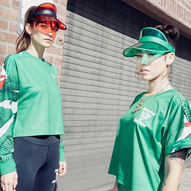 Can&rsquo;t mess with #marriedtothemob ladies! 
The streets with @marriedtothemobny bitches @lilmcsweeney and @ethereal.1 &bull;
&bull;
&bull;

Mob x @burton #15yearsofmttm #nycbitches #summerinthecity #burton #streetwear #collabs #femalemade #thestr