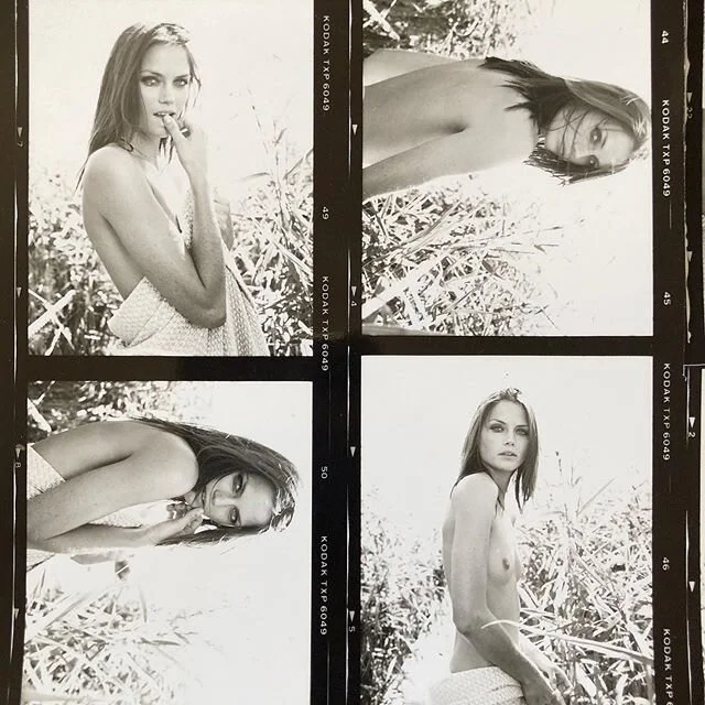 Throw backs to medium format contact sheets. Shoot film. &bull;
&bull;
&bull;
&bull;
&bull;
#filmsnotdead #contactsheets #heidihartwig #mayanderson #jemimakirke #mizuopeck #streetsofnyc #early2000s #models #femalephotographer #film #girls #shootfilm 
