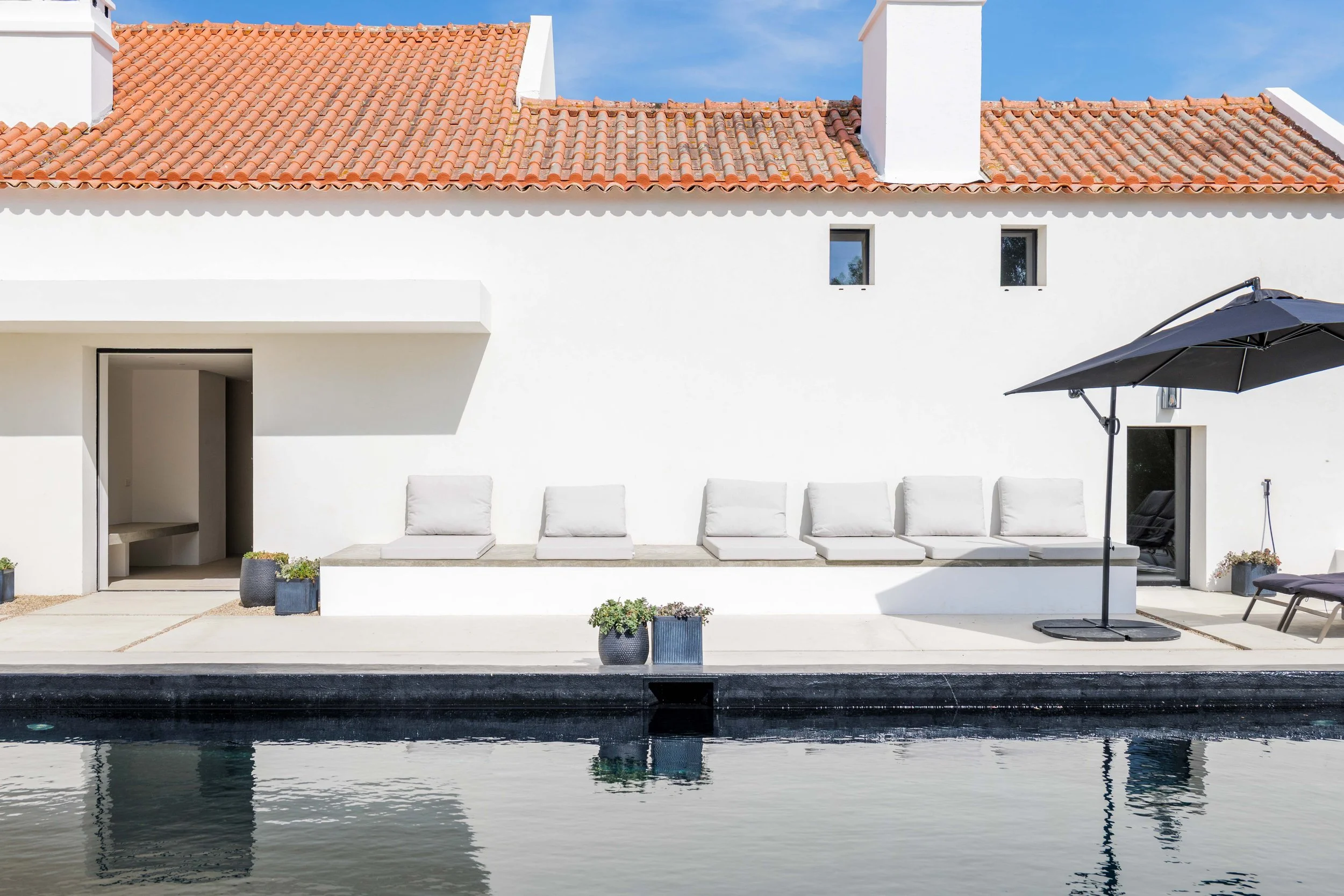 Ansuz_PoolArea_4Crop.jpeg