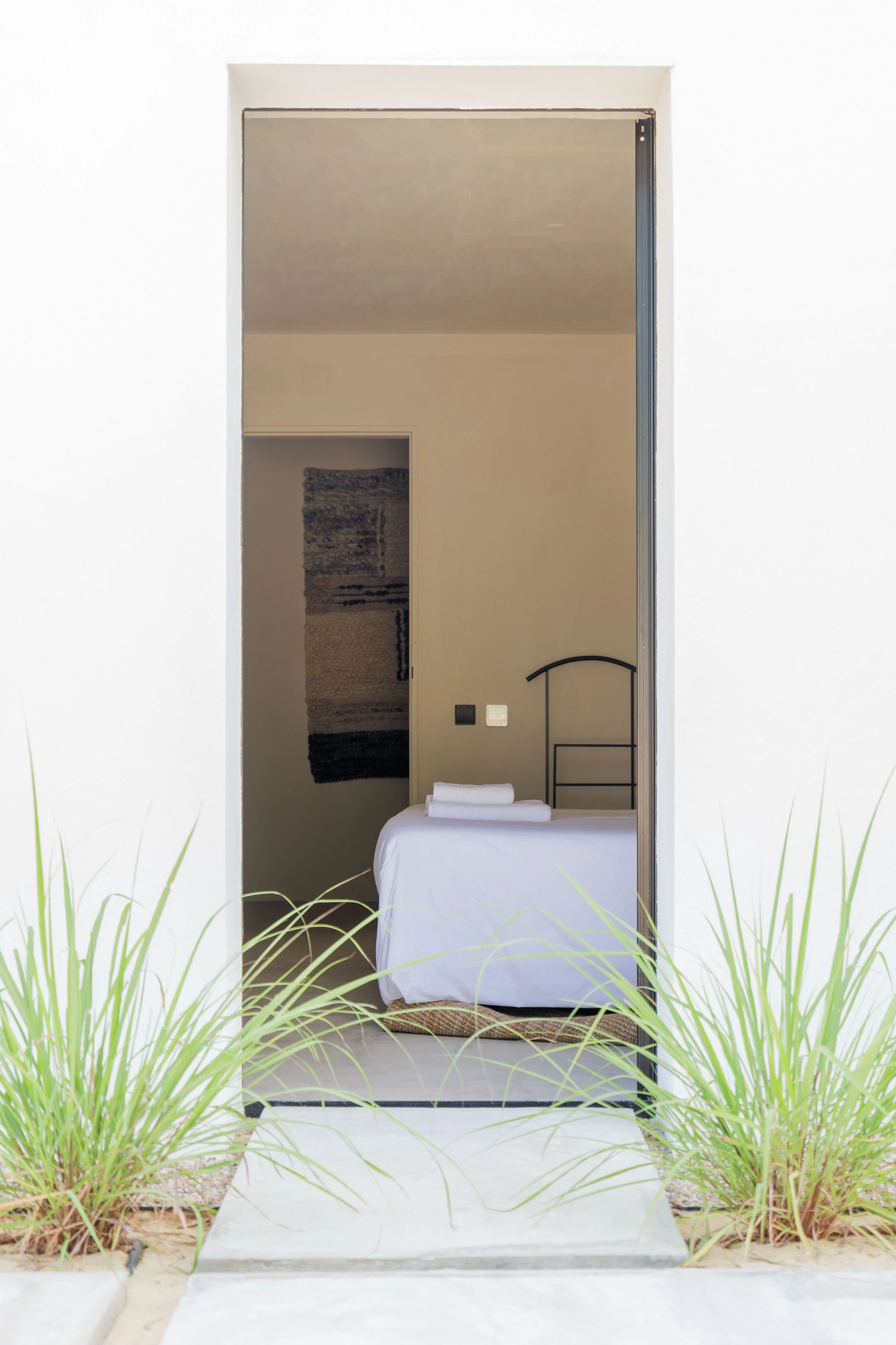 Ansuz_Bedroom1_2.jpg