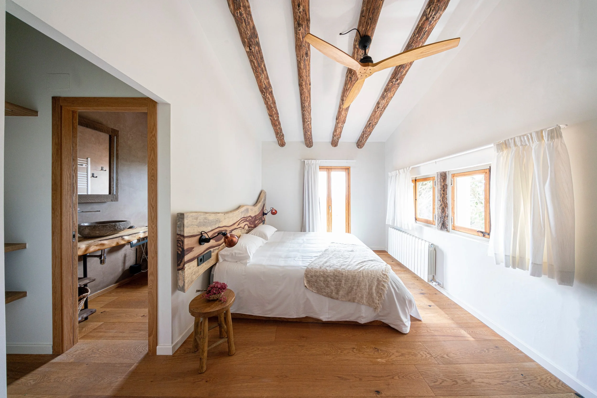 Room 10 Superior.jpg