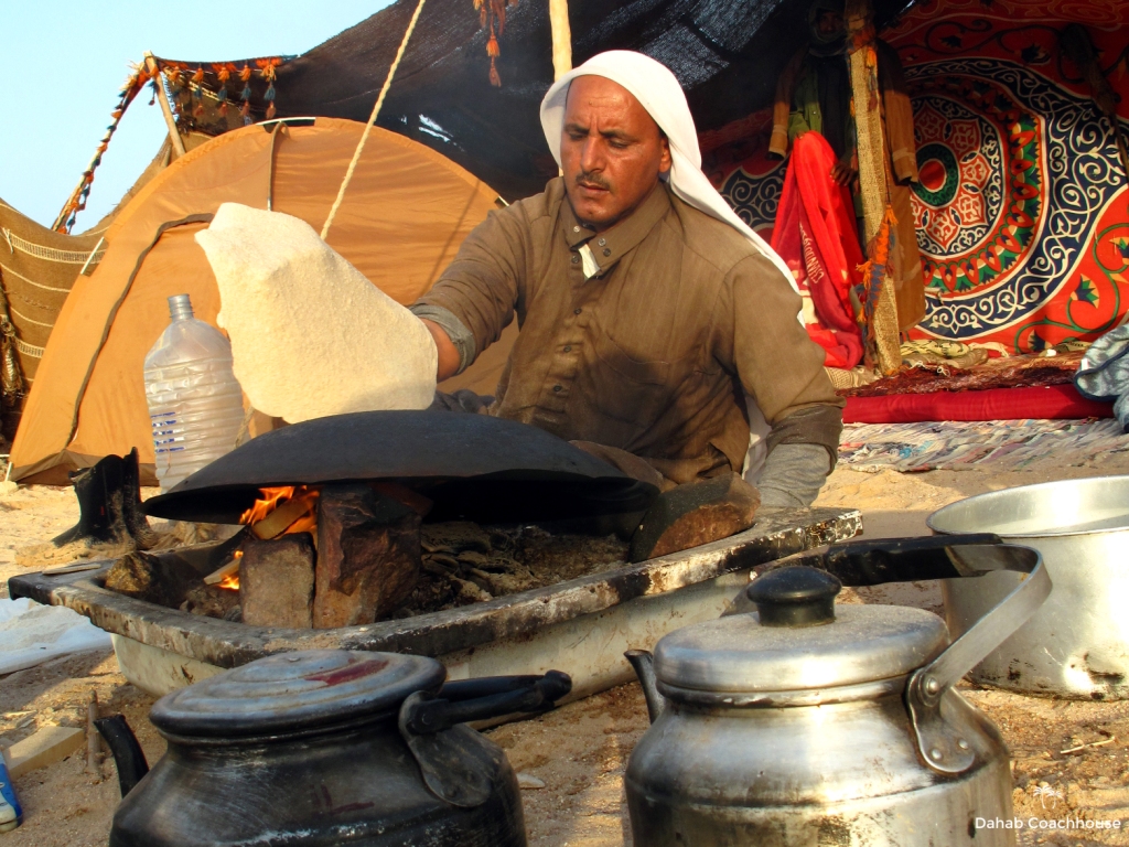 3_Dahab_Coachhouse_Sinai_Egypt_Dahab_Ras_Mohammed_Camping_Bedouin_Bread.JPG