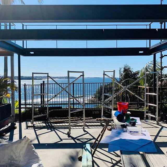 Steel going up up up in Manly 🙌 nice work builder Mark 
@michael_cumming_architect 
@cantileverengineers
