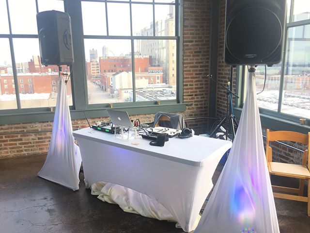 Basic, clean set-up for downtown wedding #weddingDJ #dj #indy buff.ly/2G9tMQW