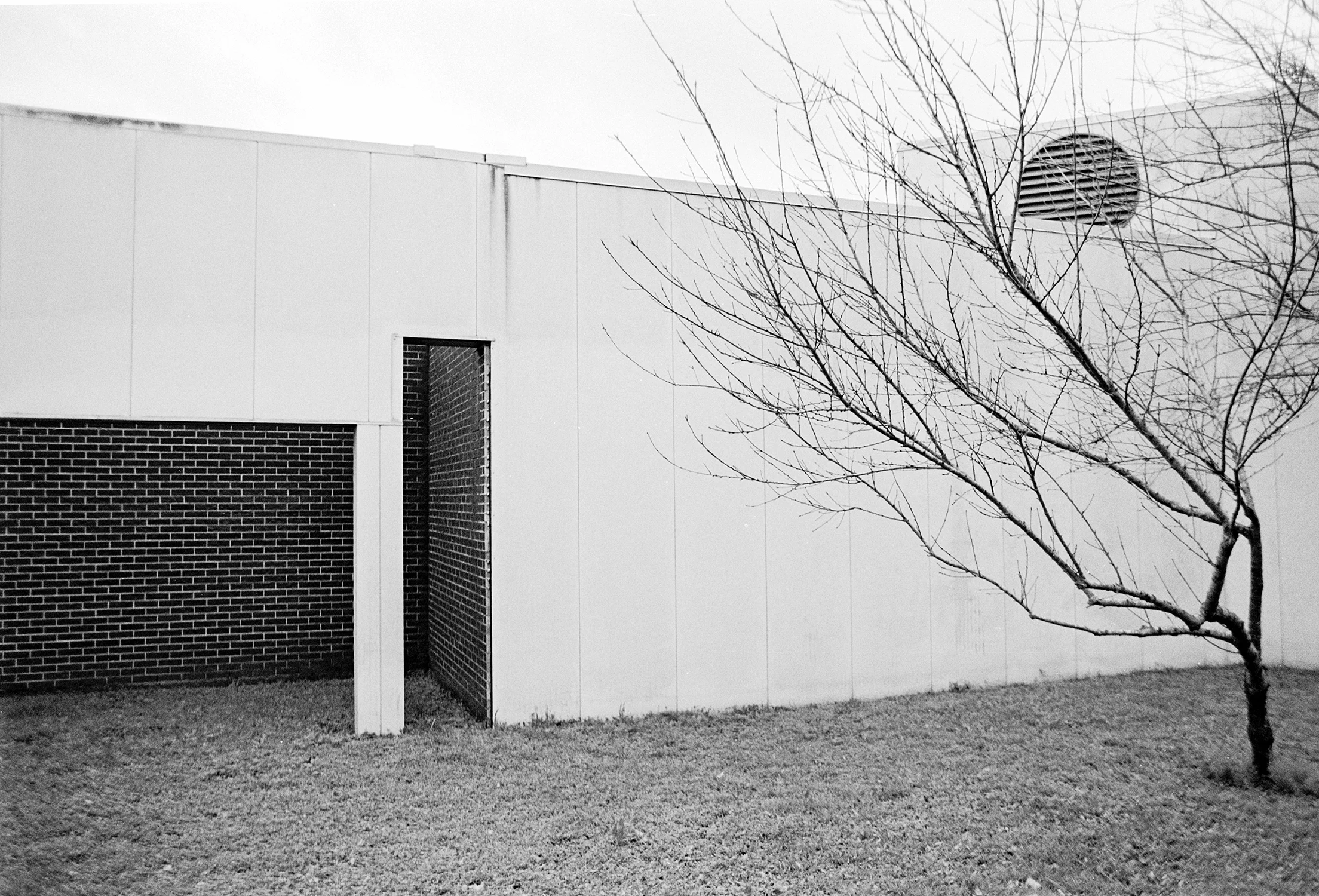Lockhart, TX:: Kodak TMAX 400, rated @ 1600, developed in HC-110, pushed two stops, Canon Elan 7