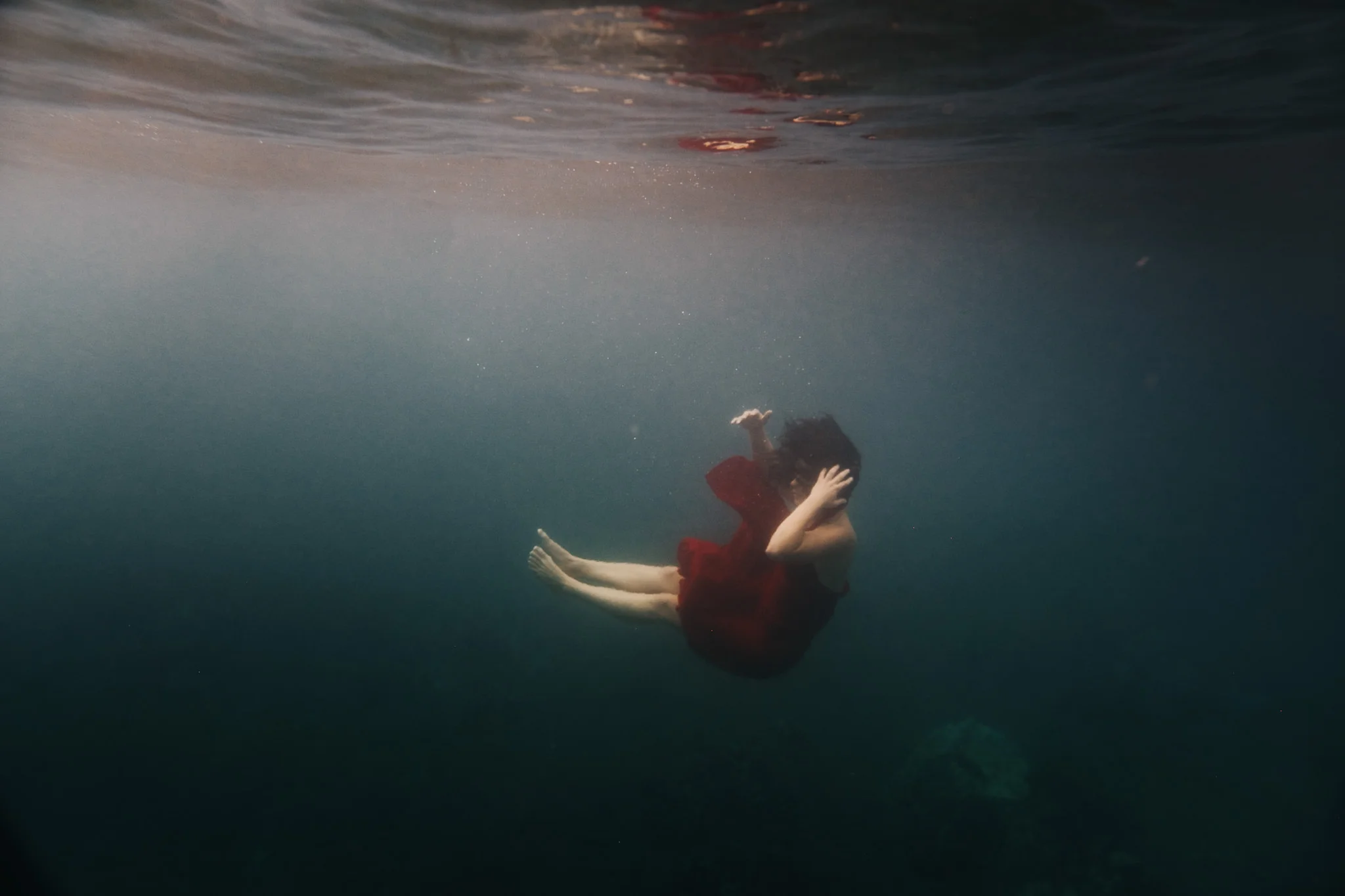 13-water-little-green-eyes-jessie-mccall-portland-melbourne-nevada-city-underwater.jpg