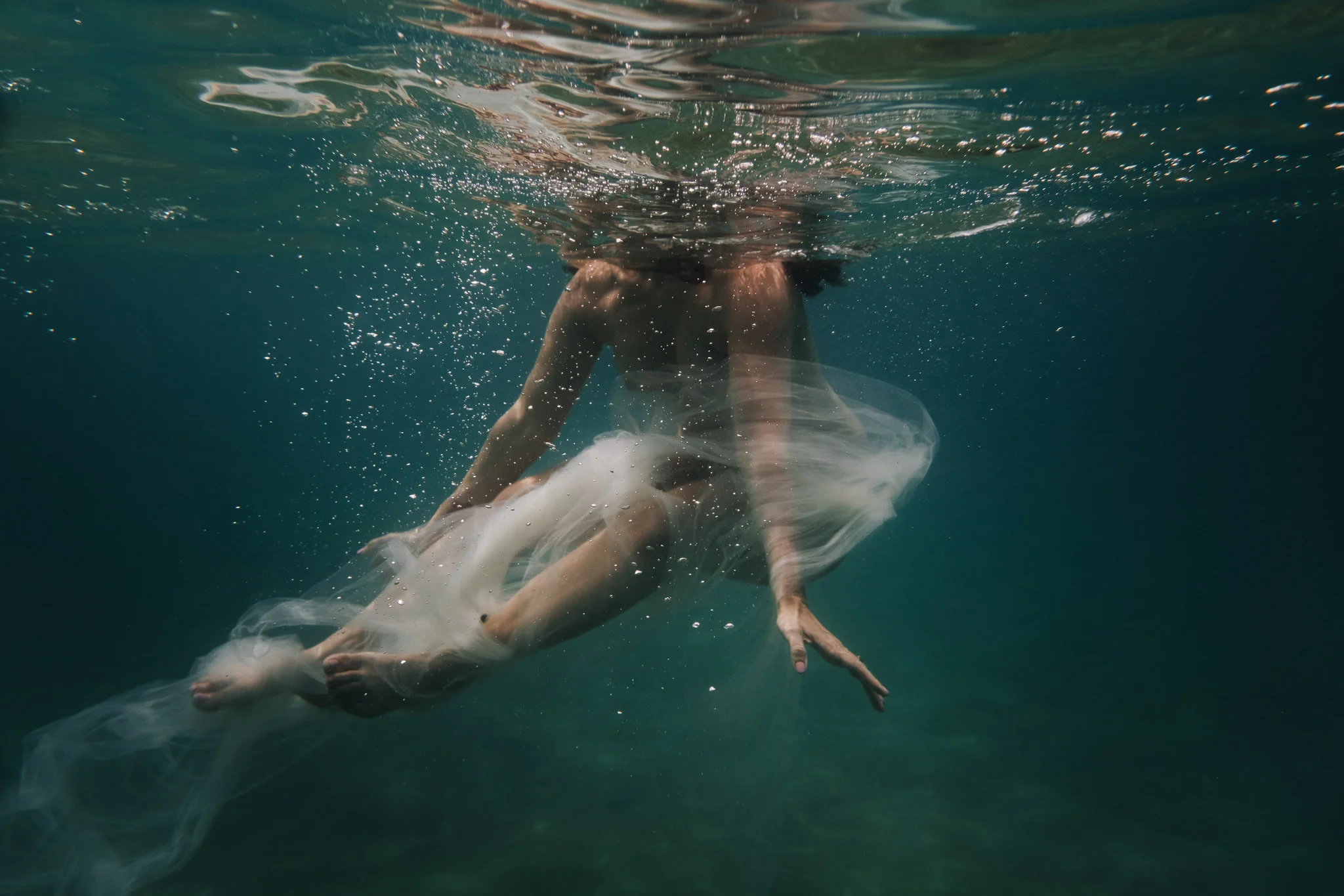 18-water-little-green-eyes-jessie-mccall-portland-melbourne-nevada-city-underwater-maui.jpg