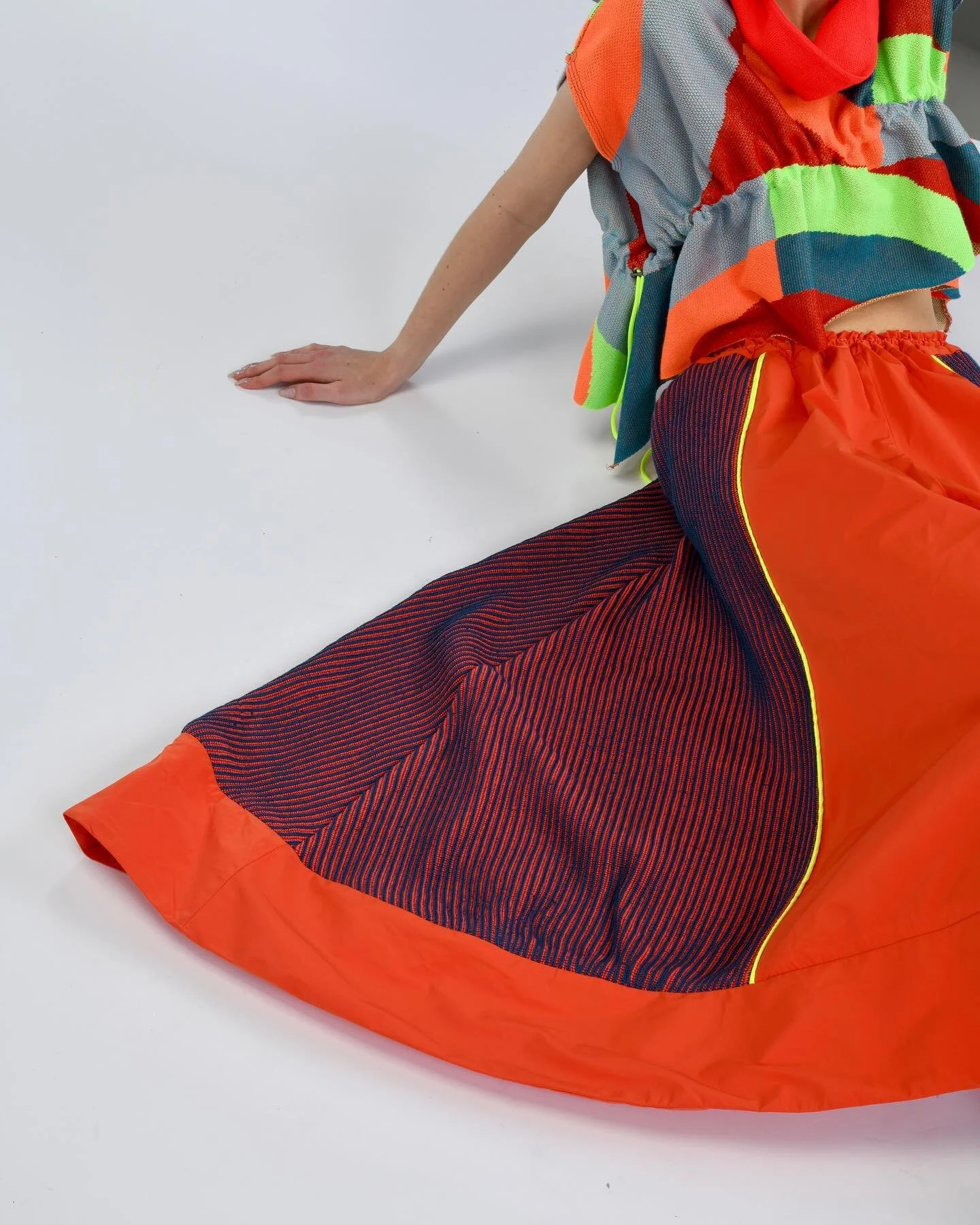 Close up of look 2 trousers 

#knitting #fashion #fashiondesign #knitwear