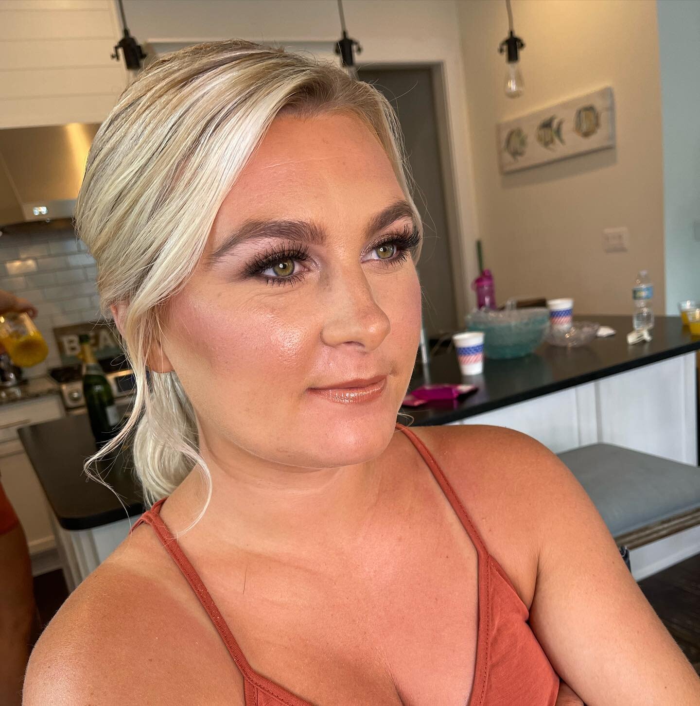 All the pink,bronze &amp; champagne tones for our gorg bridesbabe! I love how these tones bring out the yellow and green in her eyes ✨
&bull;
&bull;
&bull;
#topknotartistry #onsitehairandmakeup #bridesbabes #bridesmaidhair #bridesmaidmakeup #weddingm