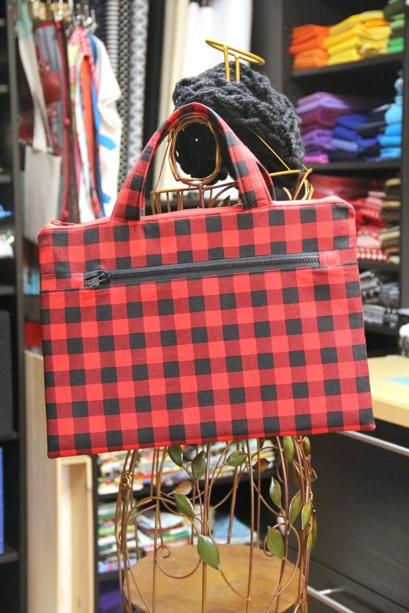 Padded Laptop Sleeve on craftystaci.com