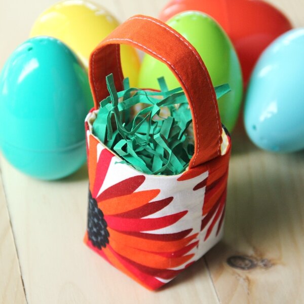 Tiny Fabric Easter Basket from Crafty Staci