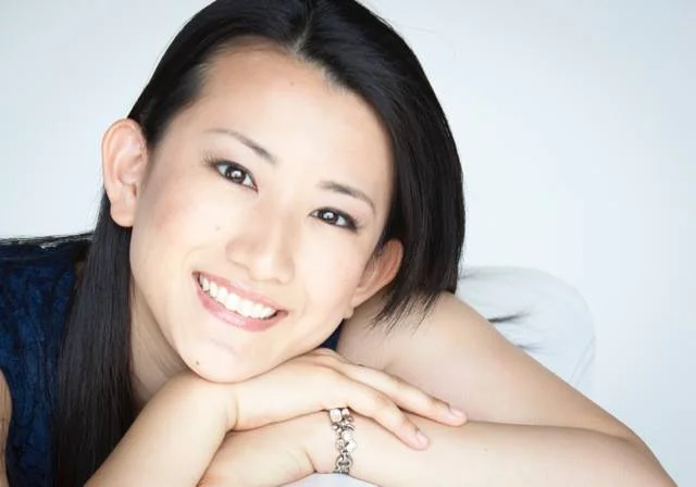 Aine Hakamatsuka Headshot.jpg