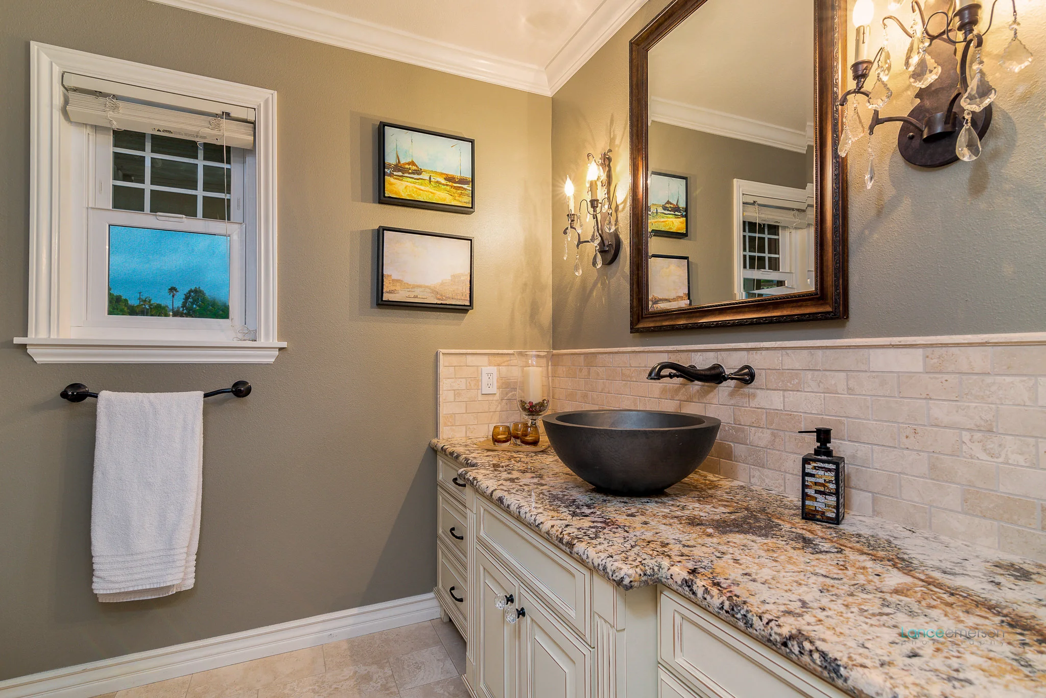 Real Estate Interior Bathroom by Lance Emerson Photography (1 of 1).jpg