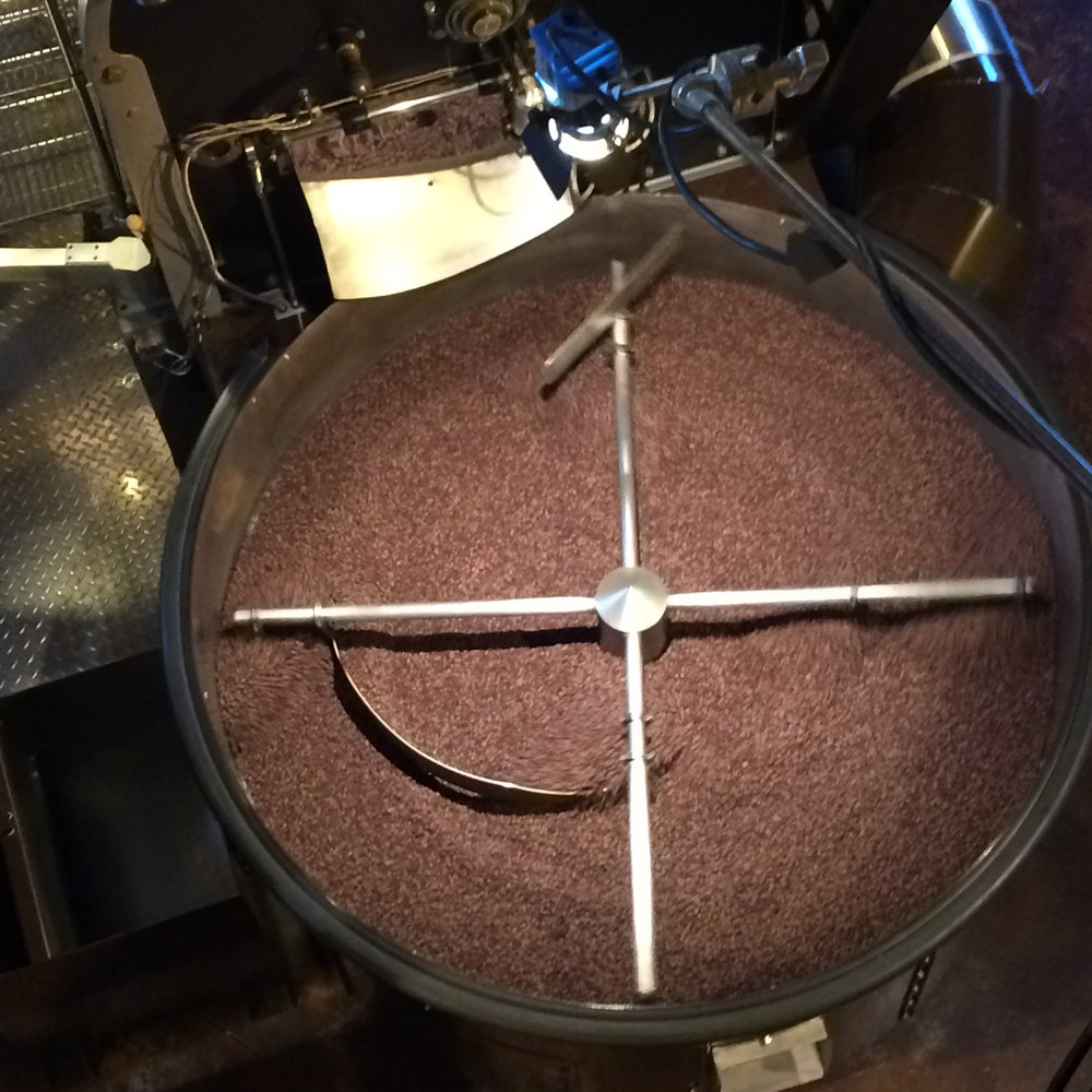  Post-roast, this machine stirs the beans round and round - weirdly soothing to watch. 